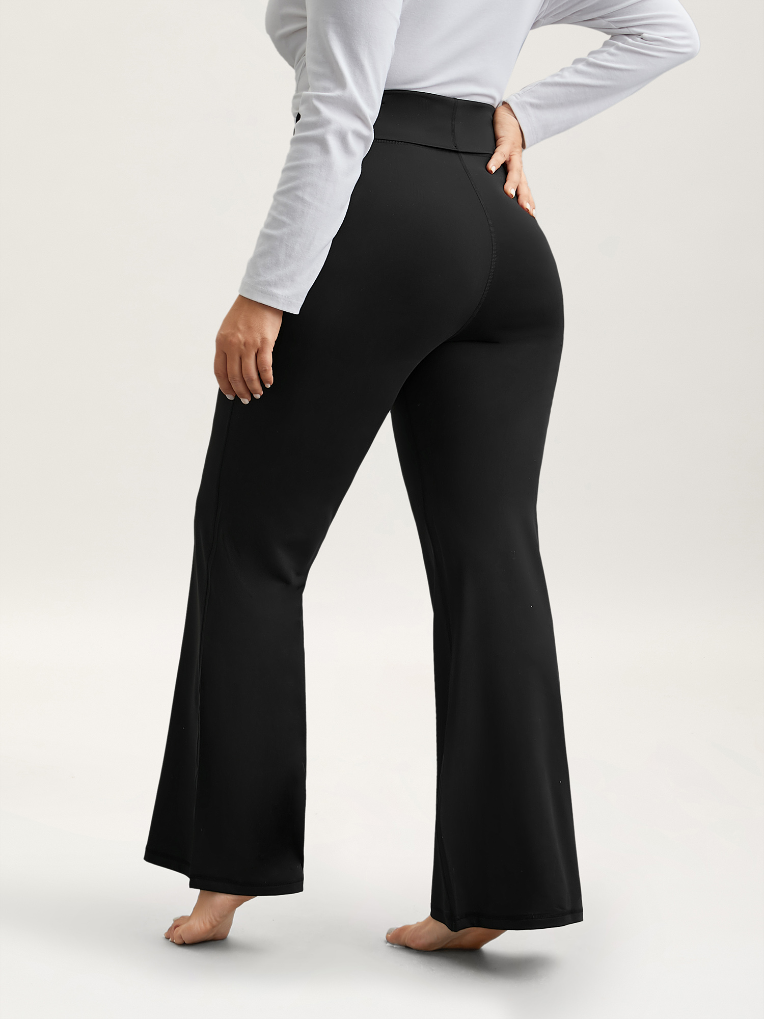 Plus Size Ruched Wide Waist Pockets Tight Pants Women Black Elegant High stretch Bootcut Mid Rise Everyday Leggings BloomChic 14-16/1X 
