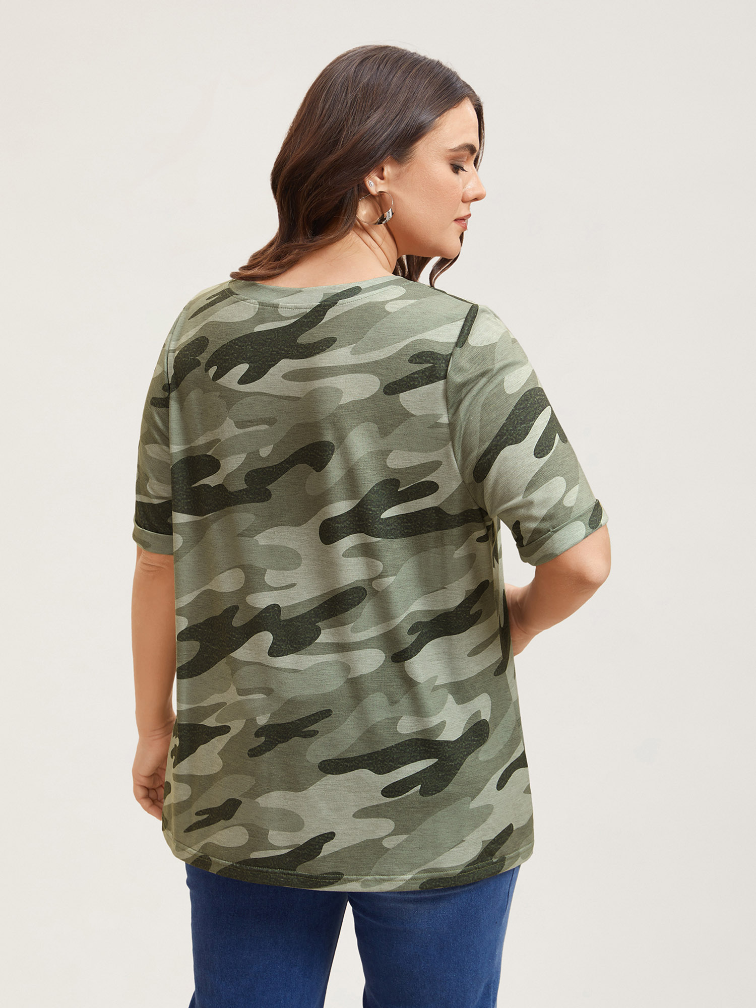 

Plus Size Camouflage Print V-Neck Curvy T-Shirt Multicolor Women Elegant Roll Hem V-neck Everyday T-shirts BloomChic