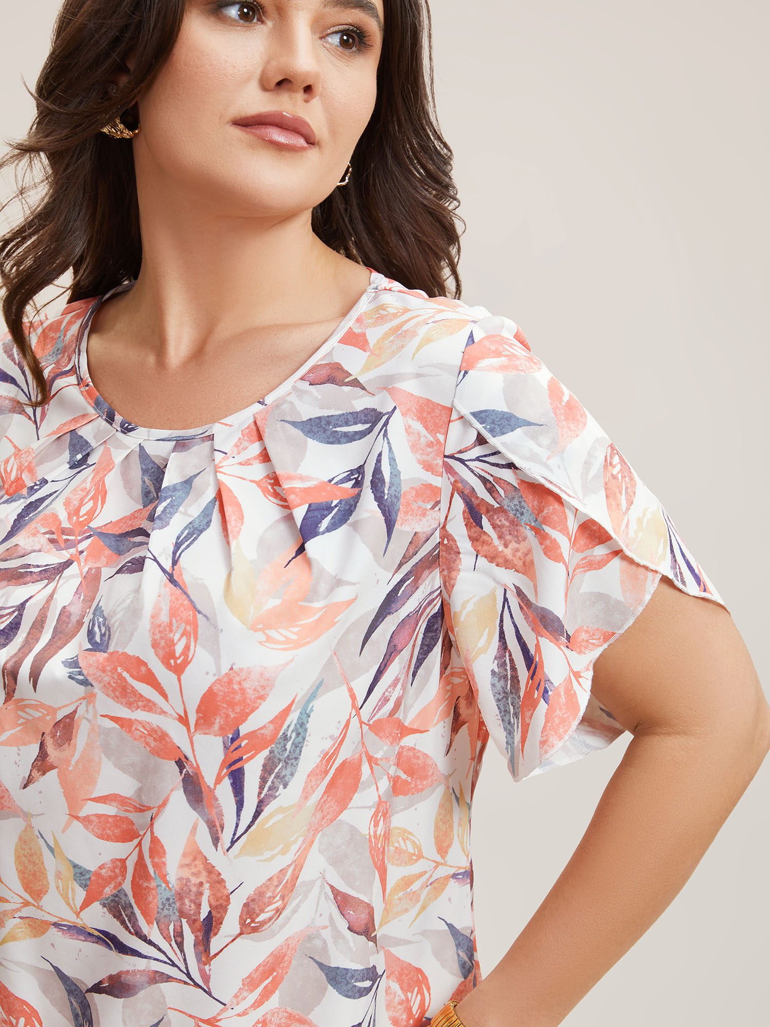 Plus Size Multicolor Floral Petal Sleeve Pleated Shirt Women At the Office Short sleeve Round Neck Work Blouses BloomChic 10/M 