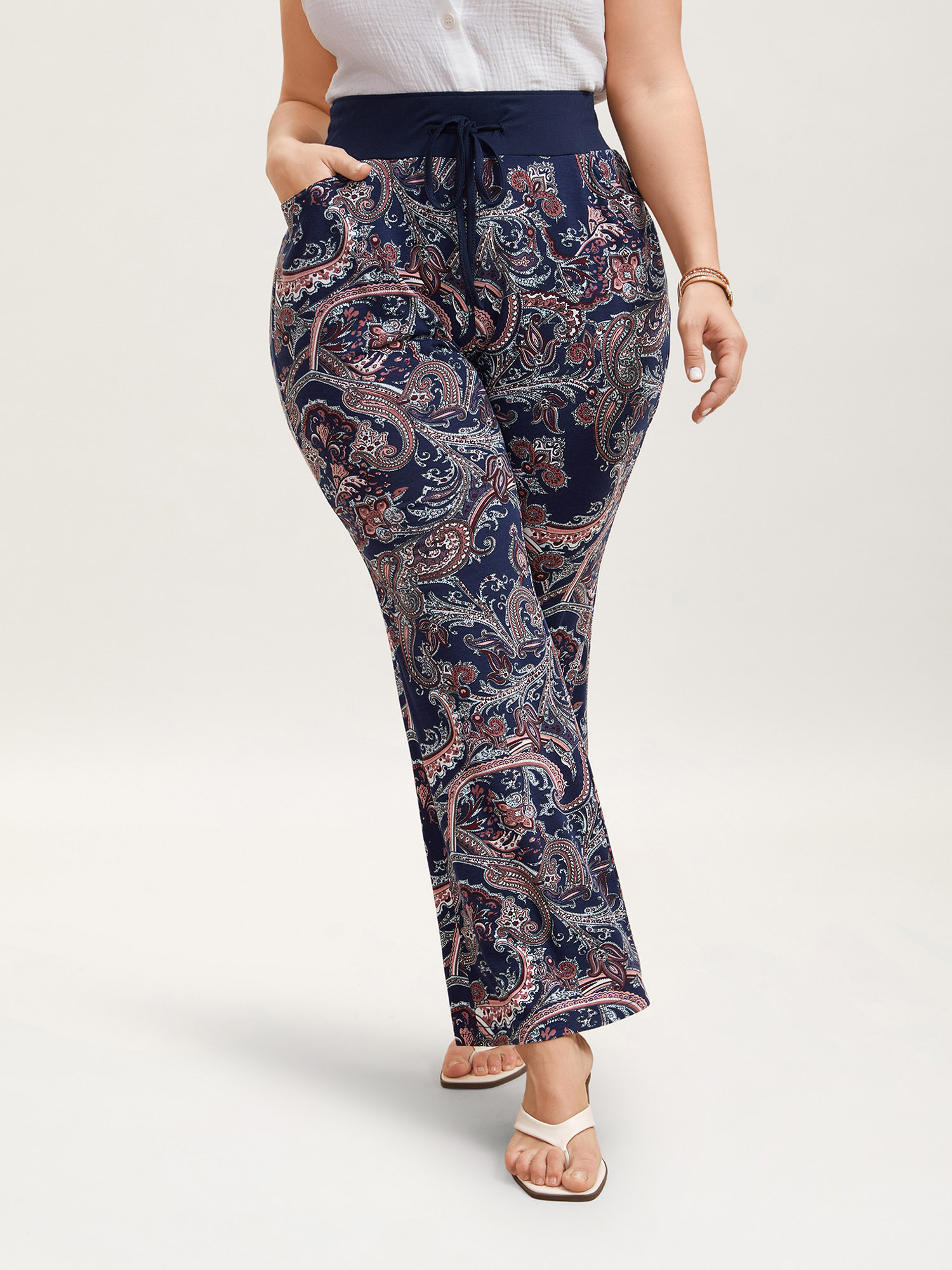 Plus Size Color Block Paisley Print Drawstring Pants Women Indigo Resort Bootcut Mid Rise Vacation Pants BloomChic 26/4X 