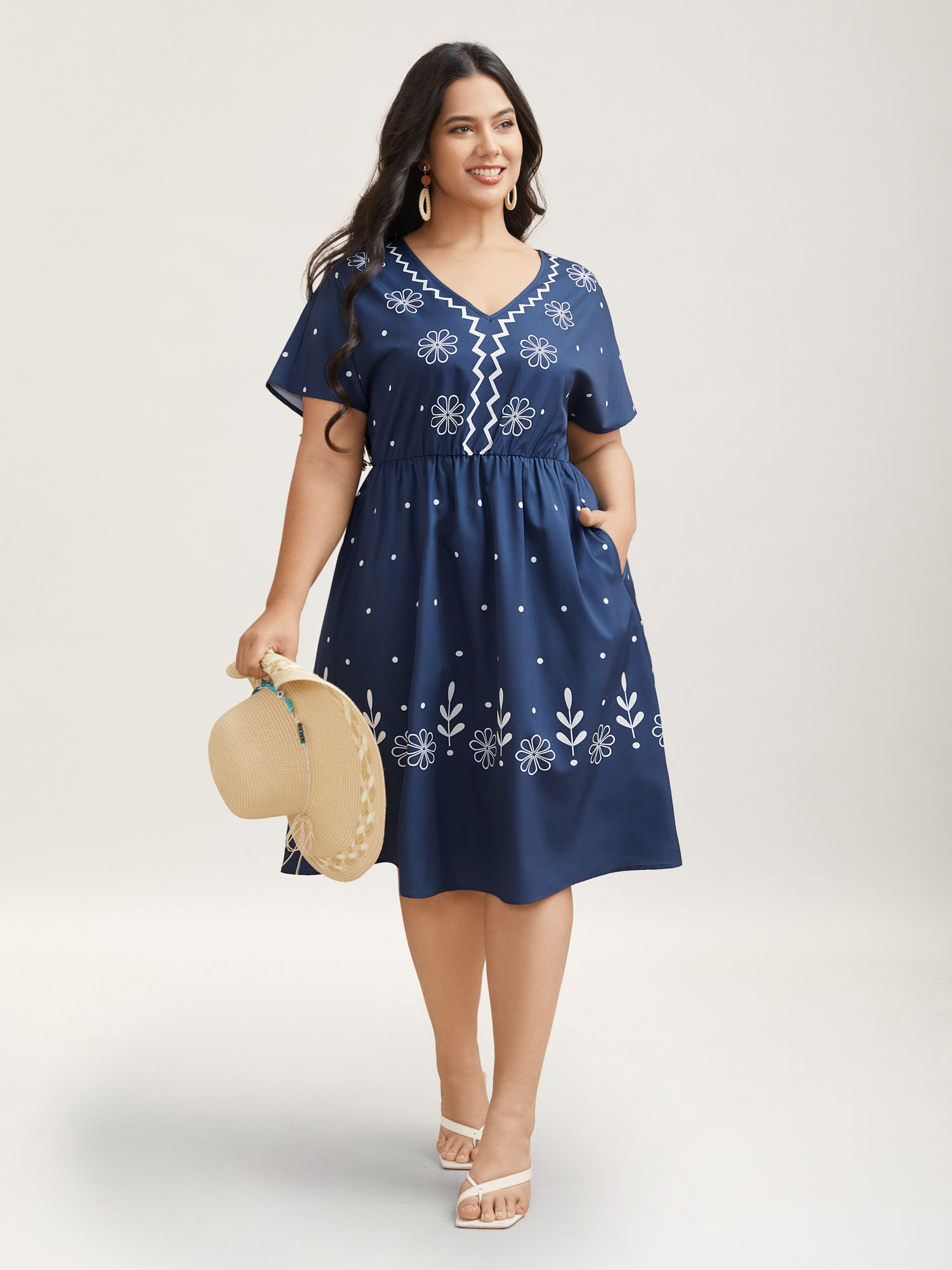 Plus Size Floral Print V-Neck Pockets Midi Dress DarkBlue Women Resort Non V-neck Short sleeve Curvy BloomChic 30/6X 