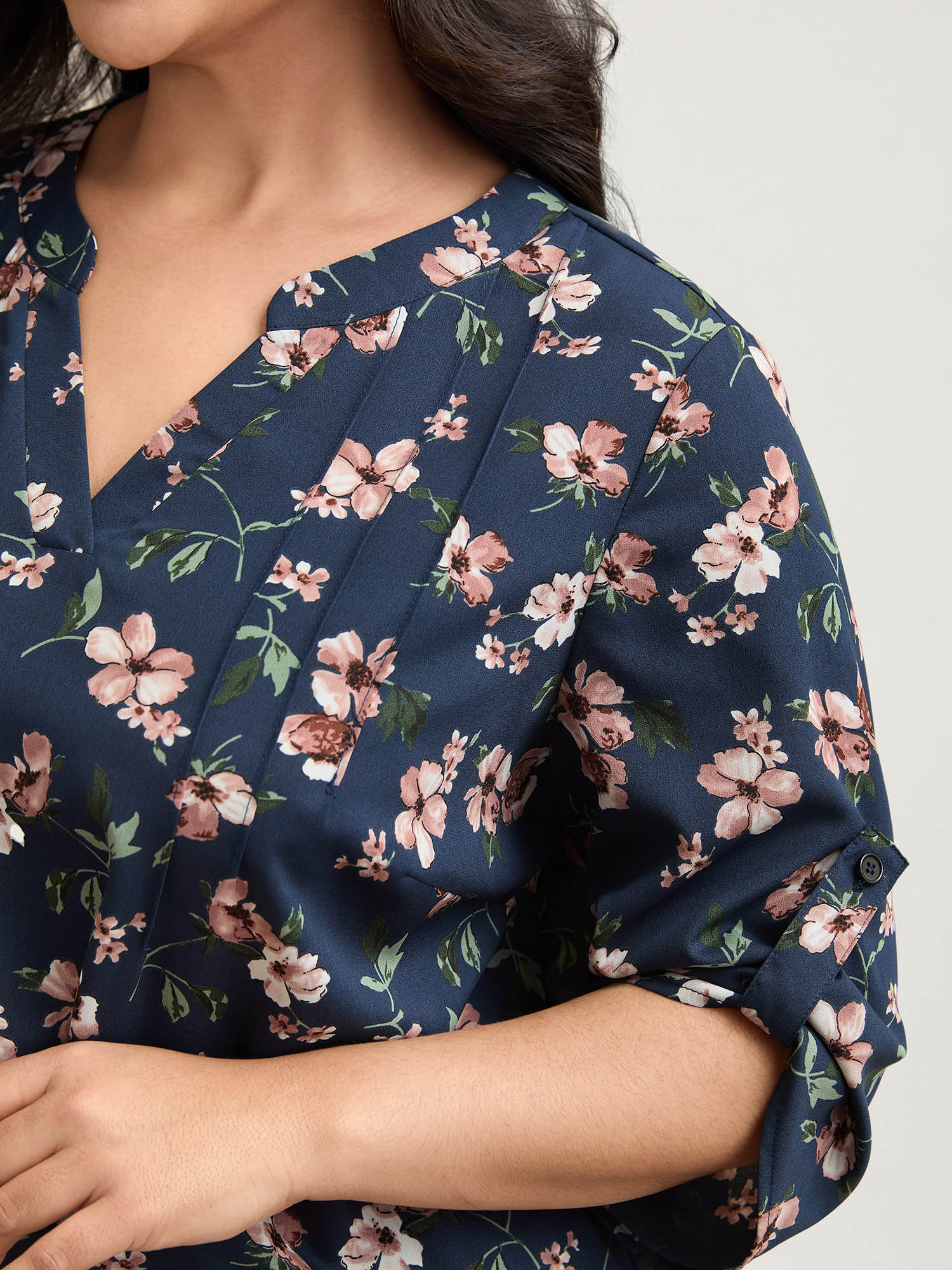 Plus Size Indigo Floral Print Tab Sleeve Pintuck Shirt Women Elegant Elbow-length sleeve Notched collar Everyday Blouses BloomChic 18-20/2X 