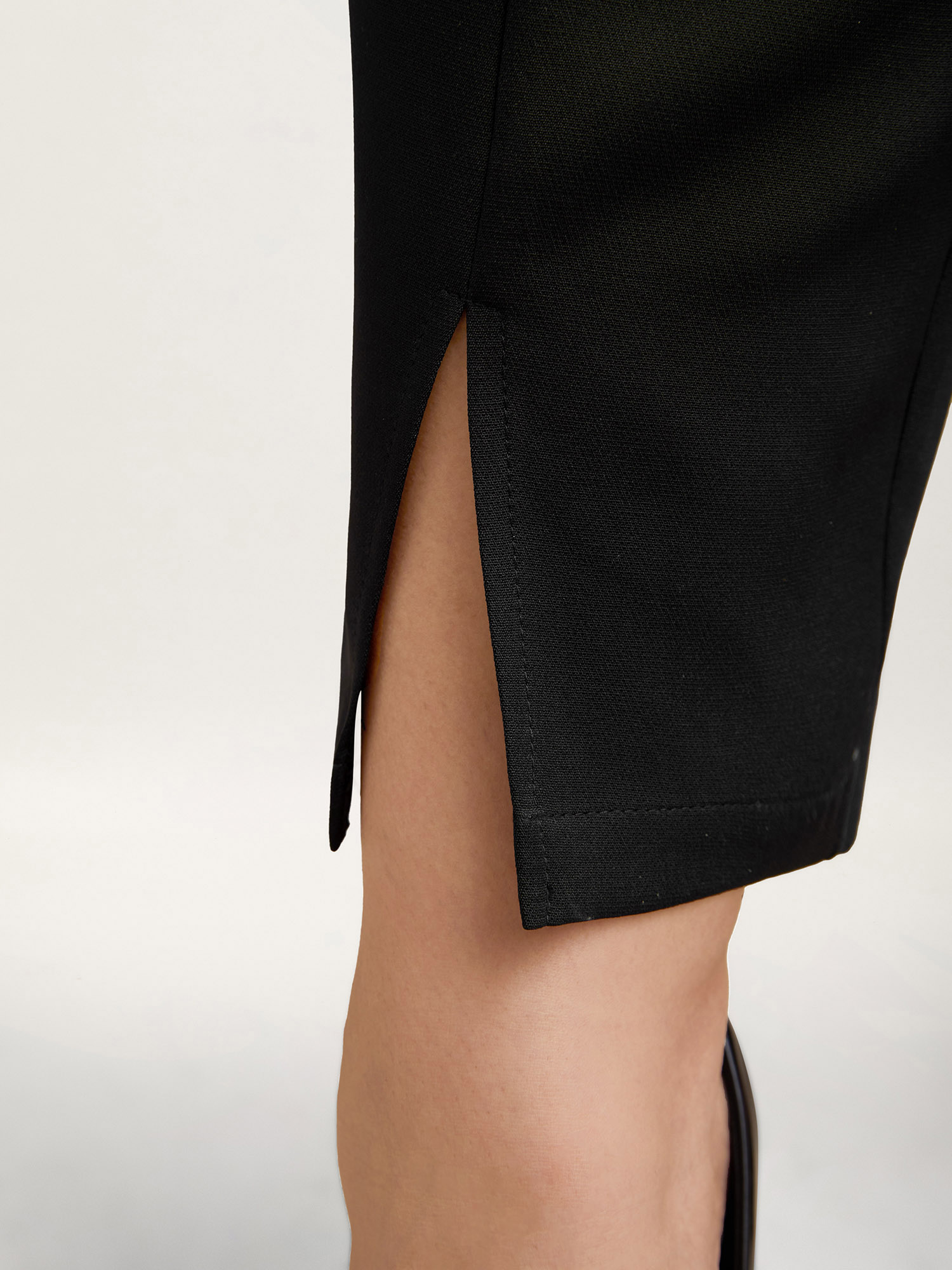 Plus Size Pleated Loop Straight-Leg Pants Women Black At the Office Straight Leg Mid Rise Work Pants BloomChic 28/5X 