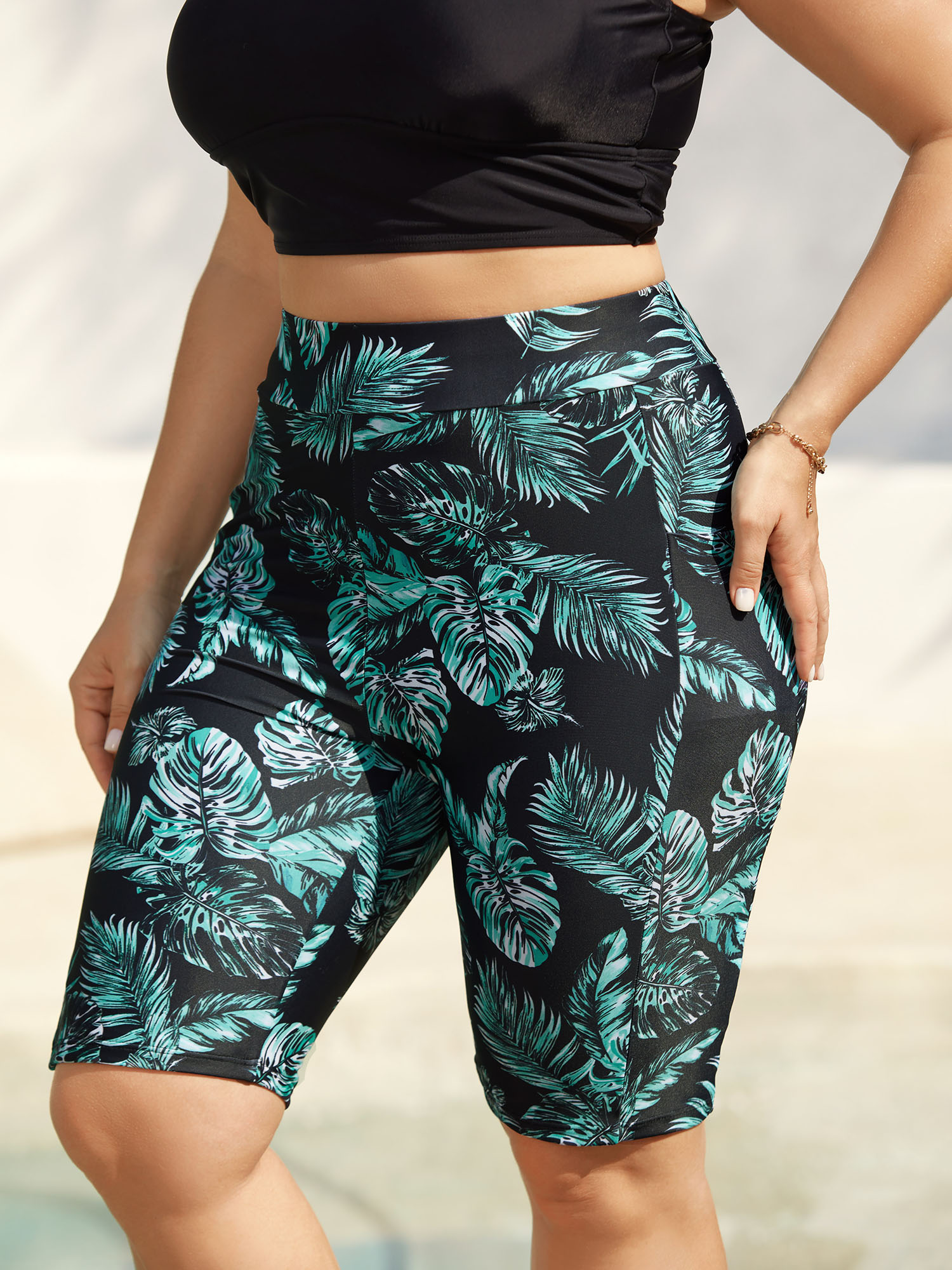 

Plus Size Tropical Leaf Print Pocket Swim Bottoms Women's Swimwear Black Beach High stretch Skinny High Rise Side seam pocket Curve Swim Bottoms BloomChic