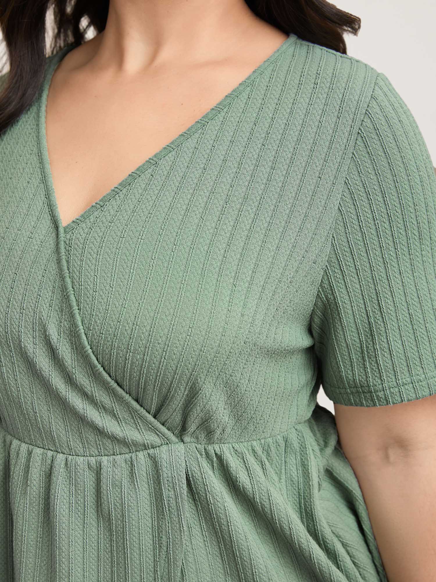 

Plus Size Textured Stretchy Wrap Style Knit Top Greenbean Overlap Collar Short sleeve Casual Jersey Tops