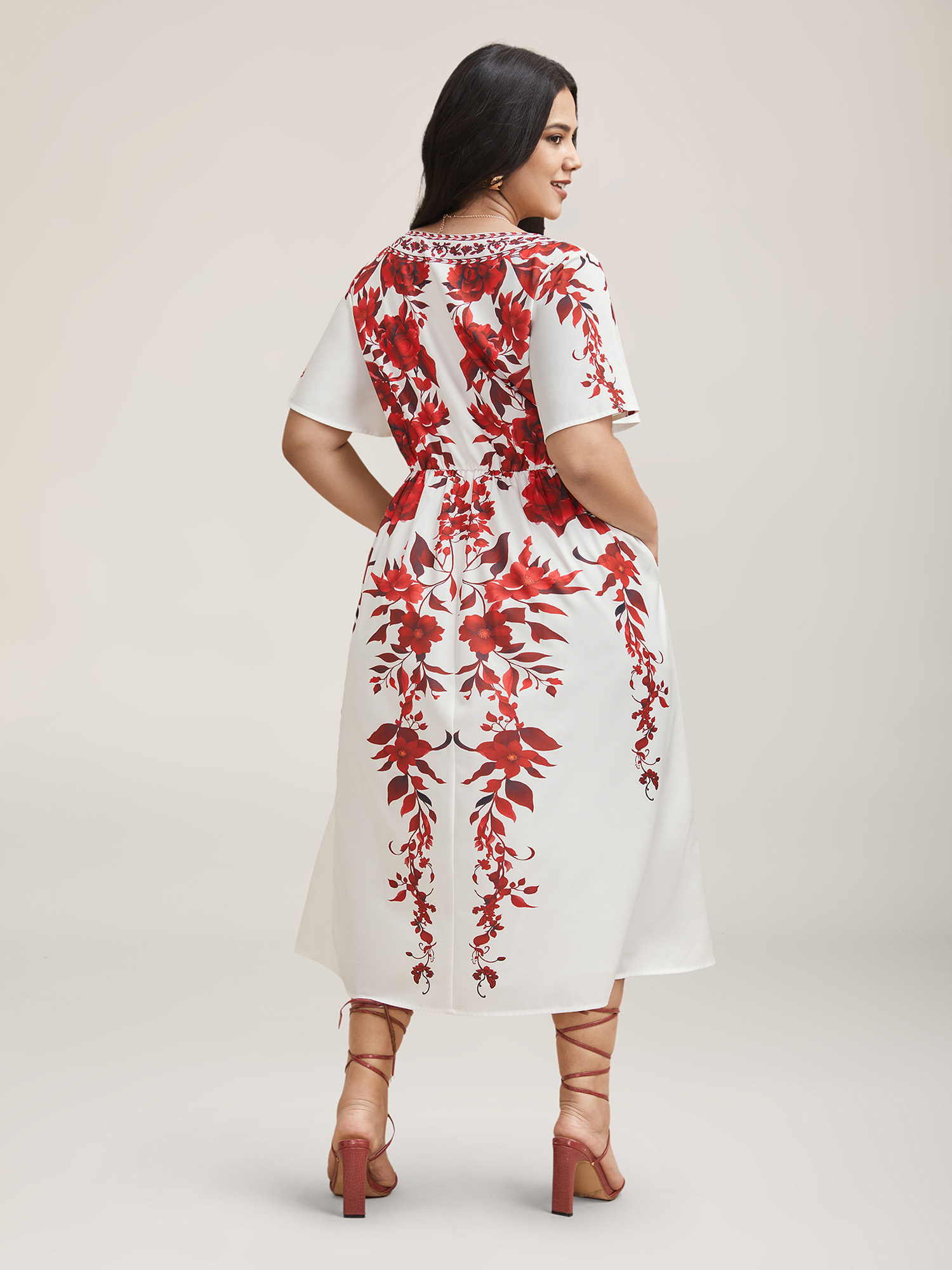 Plus Size Bohemian Floral Print Stretchy Waist Maxi Dress Originalwhite Women Elegant Non Square Neck Short sleeve Curvy BloomChic 14-16/1X 