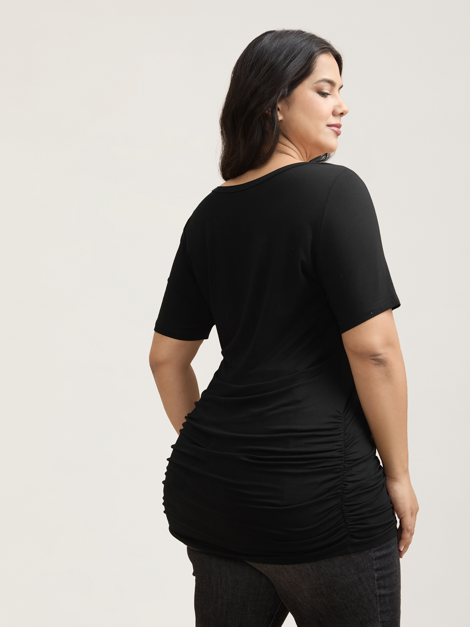 Plus Size Stretchy Ruched Fitted Long T-Shirt Black Women Casual Gathered Round Neck Bodycon Everyday T-shirts BloomChic 26/4X 