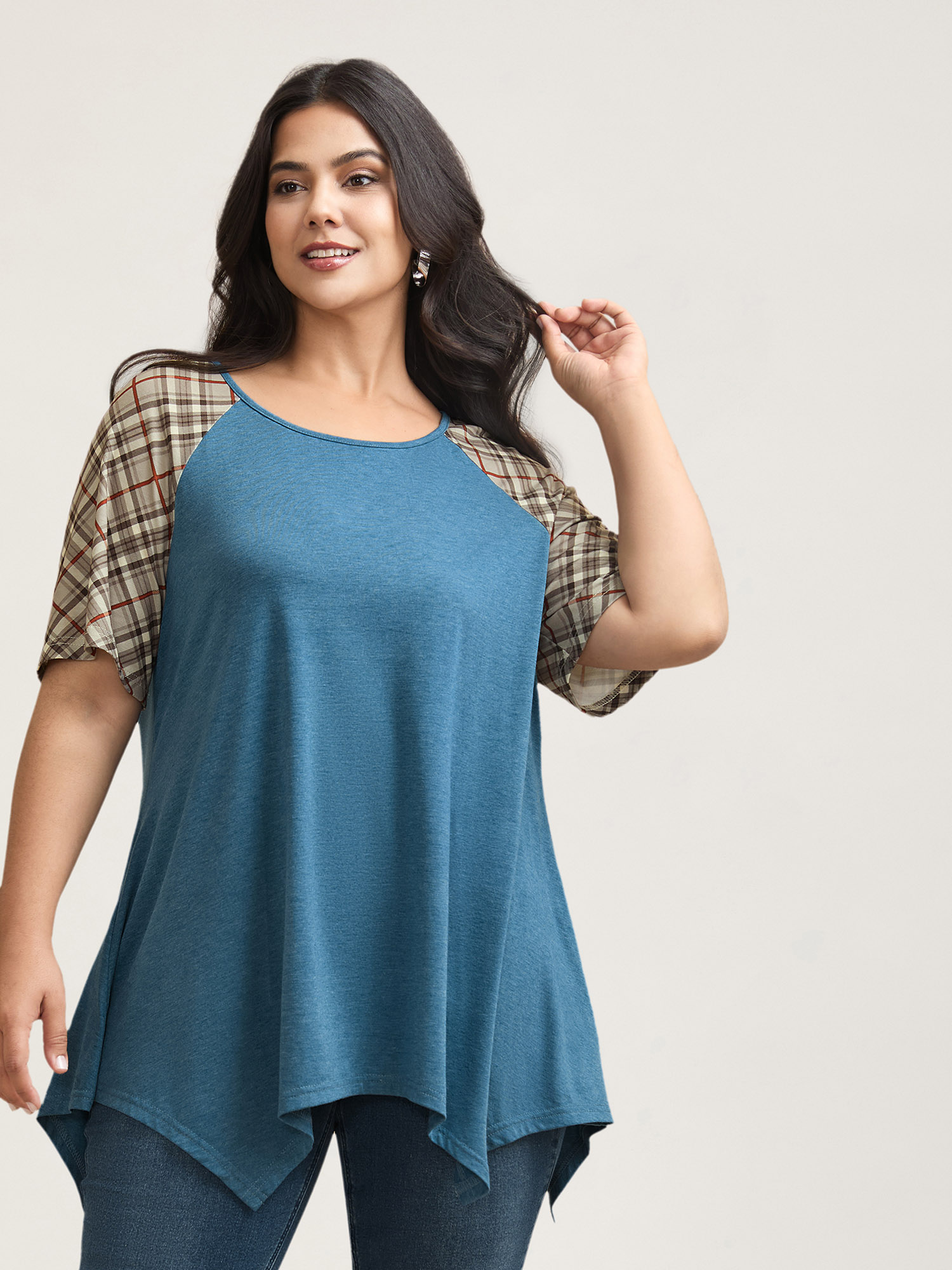 

Plus Size Plaid Spliced Hi-Low Hem Knit Top Mediumblue Round Neck Short sleeve Casual Jersey Tops