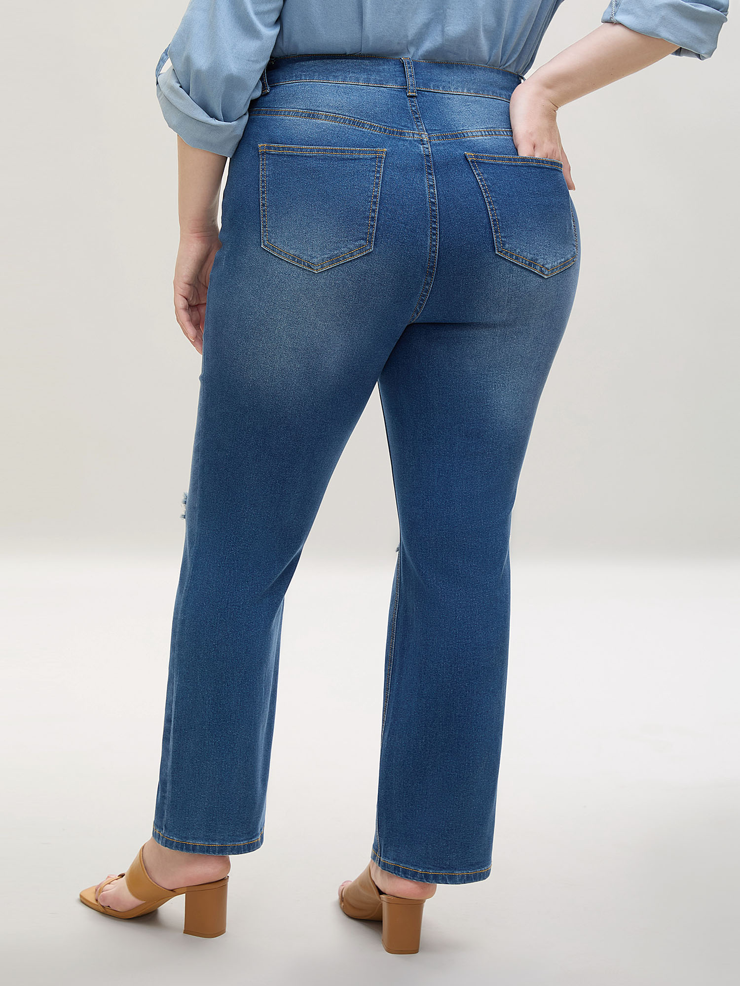 Plus Size Ripped Mid-Rise Flared-Leg Jeans Women Denimblue Casual Non Medium stretch Slanted pocket Jeans BloomChic 30/6X 