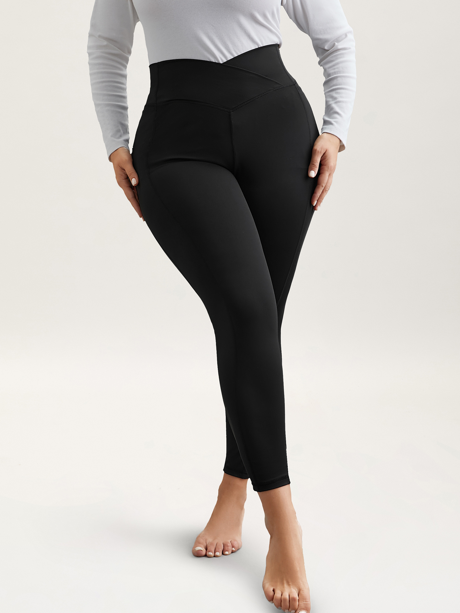 

Plus Size Criss-Cross Waist Pocket Tight Pants Women Black Elegant High stretch Skinny Mid Rise Everyday Leggings BloomChic