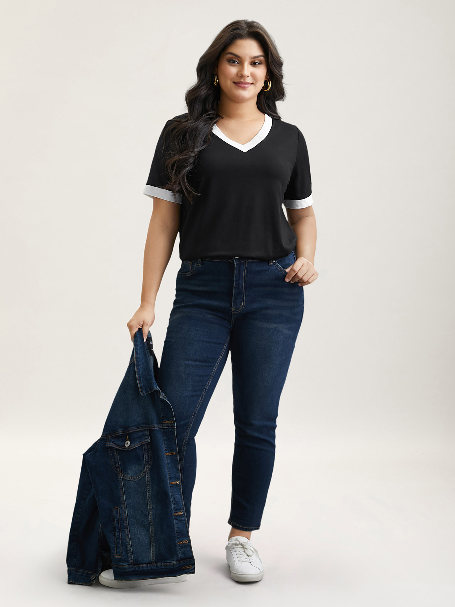 Plus Size Color-Block Stretchy V-Neck T-Shirt Black Women Casual Contrast V-neck Everyday T-shirts BloomChic 18-20/2X 