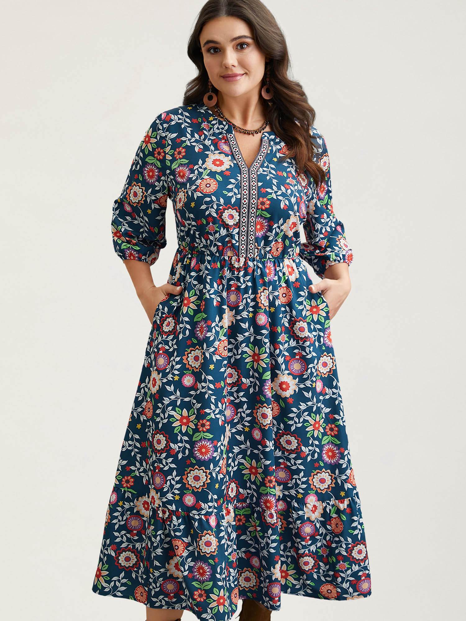 

Plus Size Floral Print Stretchy-Waist Pockets Maxi Dress Navy Women Resort Non Flat collar with V-notch Elbow-length sleeve Curvy BloomChic