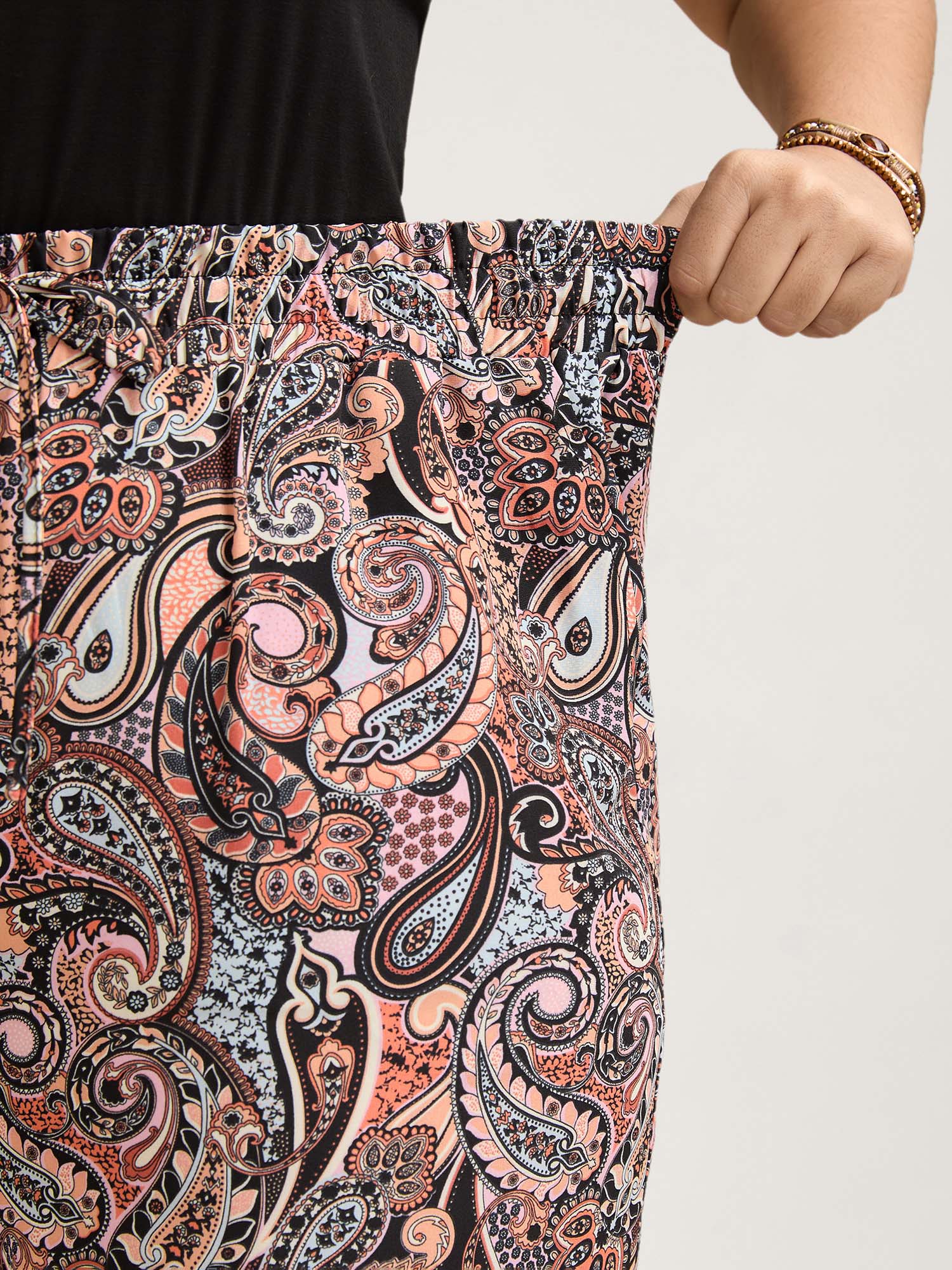 Plus Size Paisley Print Drawstring Wide-Leg Pants Women Multicolor Resort Wide Leg Mid Rise Vacation Pants BloomChic 30/6X 