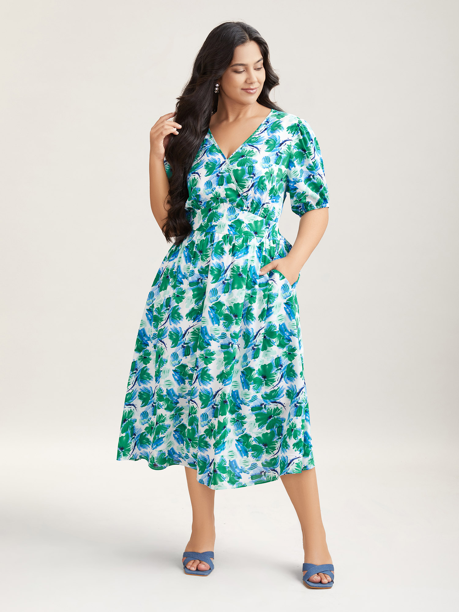 Plus Size Brush Stroke Floral Surplice Neck Midi Dress Mediumblue Women Elegant Gathered Overlap Collar Short sleeve Curvy BloomChic 10/M 