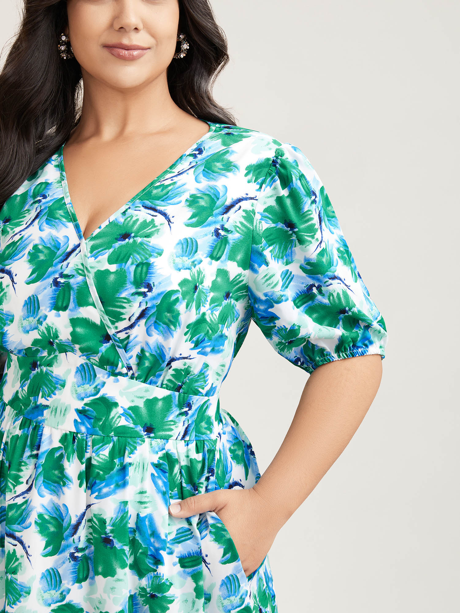 Plus Size Brush Stroke Floral Surplice Neck Midi Dress Mediumblue Women Elegant Gathered Overlap Collar Short sleeve Curvy BloomChic 10/M 