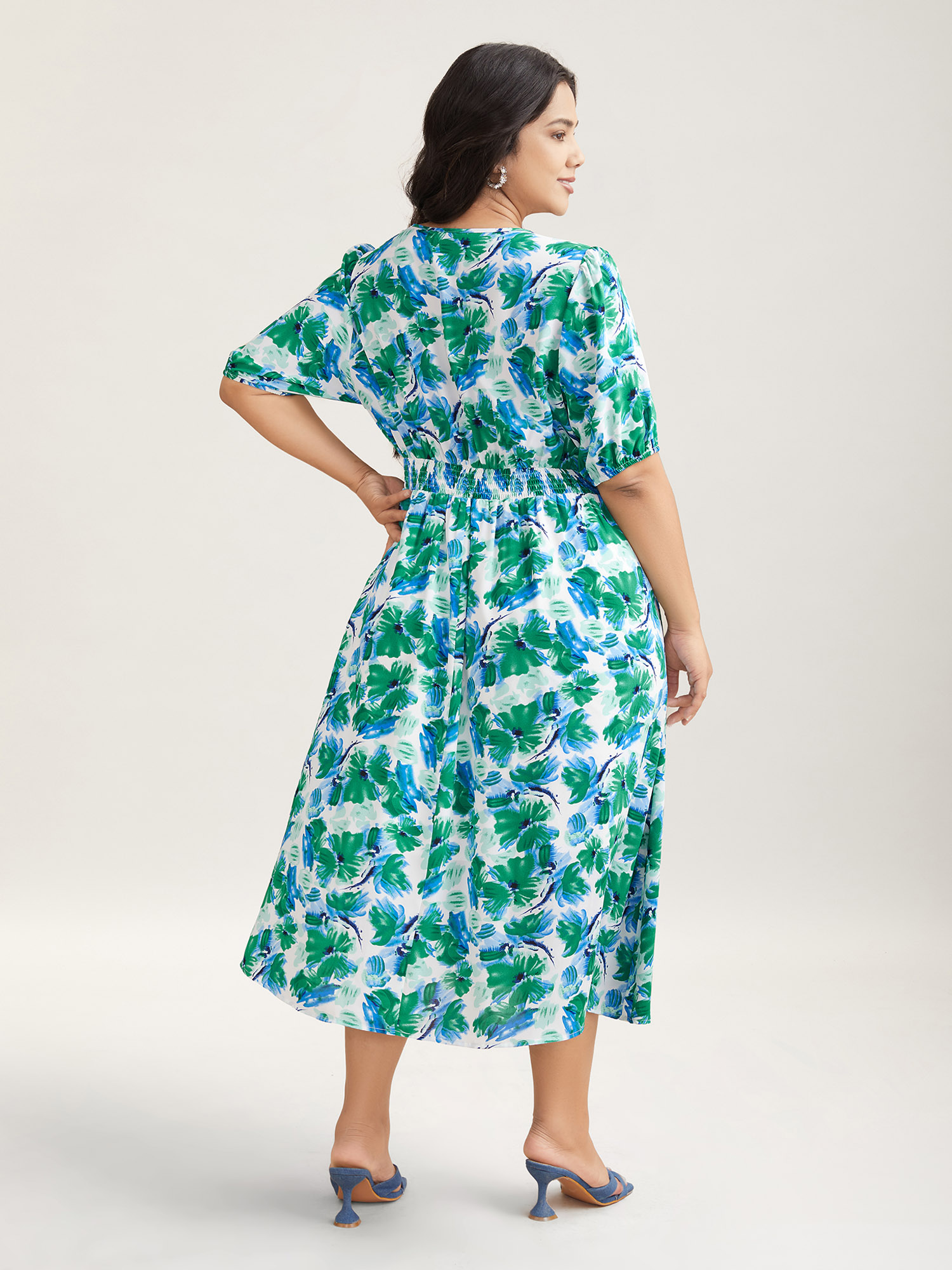 Plus Size Brush Stroke Floral Surplice Neck Midi Dress Mediumblue Women Elegant Gathered Overlap Collar Short sleeve Curvy BloomChic 10/M 