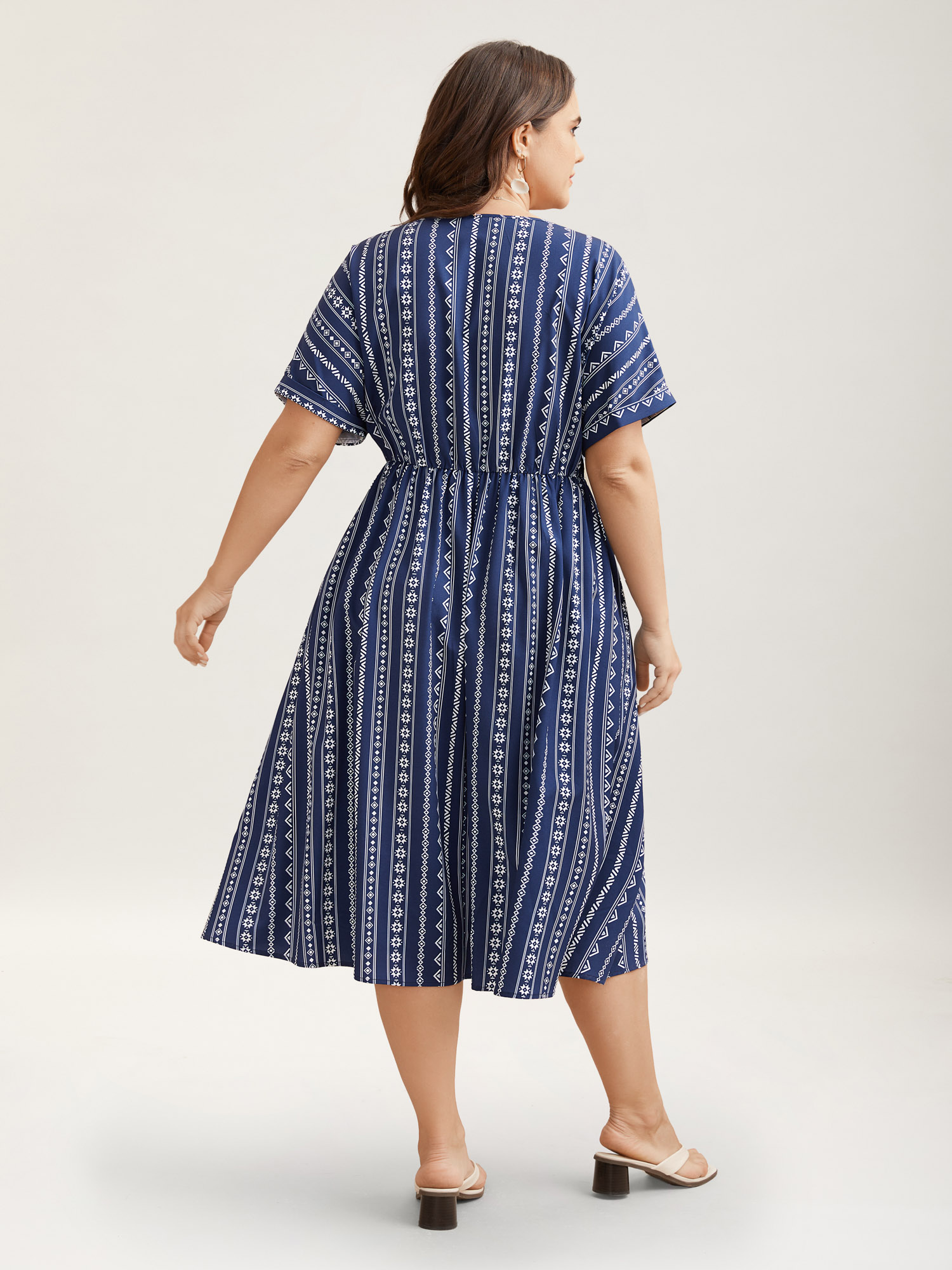 Plus Size Striped Waist-Cinched Dolman Sleeve Midi Dress DarkBlue Women Resort Gathered V-neck Short sleeve Curvy BloomChic 28/5X 