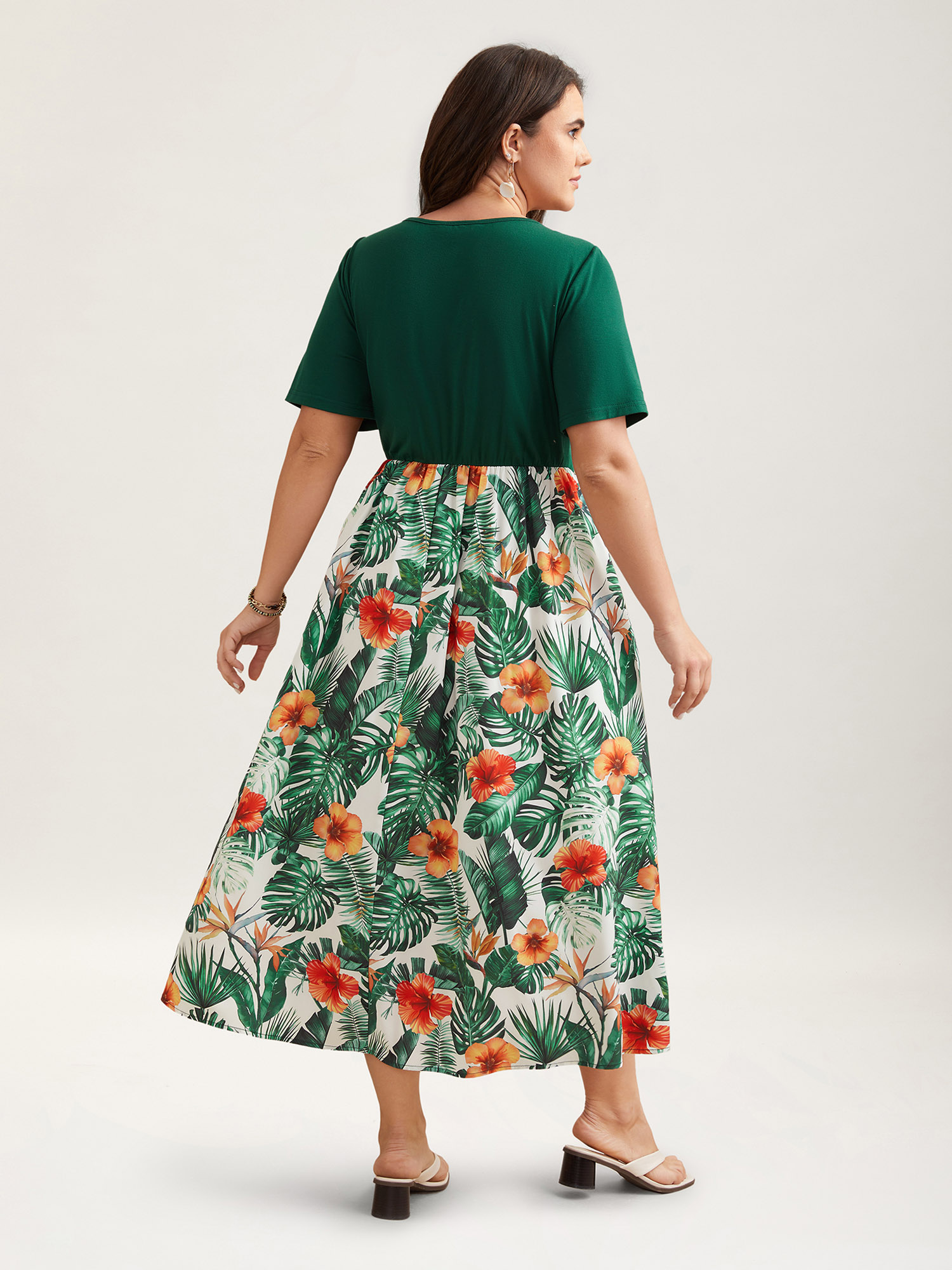 

Plus Size Blooming Flowers Panelled Pockets Midi Dress DarkGreen Women Resort Patchwork Round Neck Short sleeve Curvy BloomChic