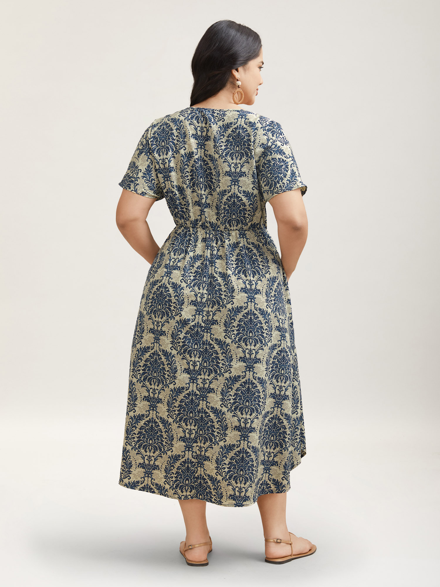Plus Size Ornate Print Curvy Hem Tied Maxi Dress Navy Women Resort Tie knot V-neck Short sleeve Curvy BloomChic 12/L 