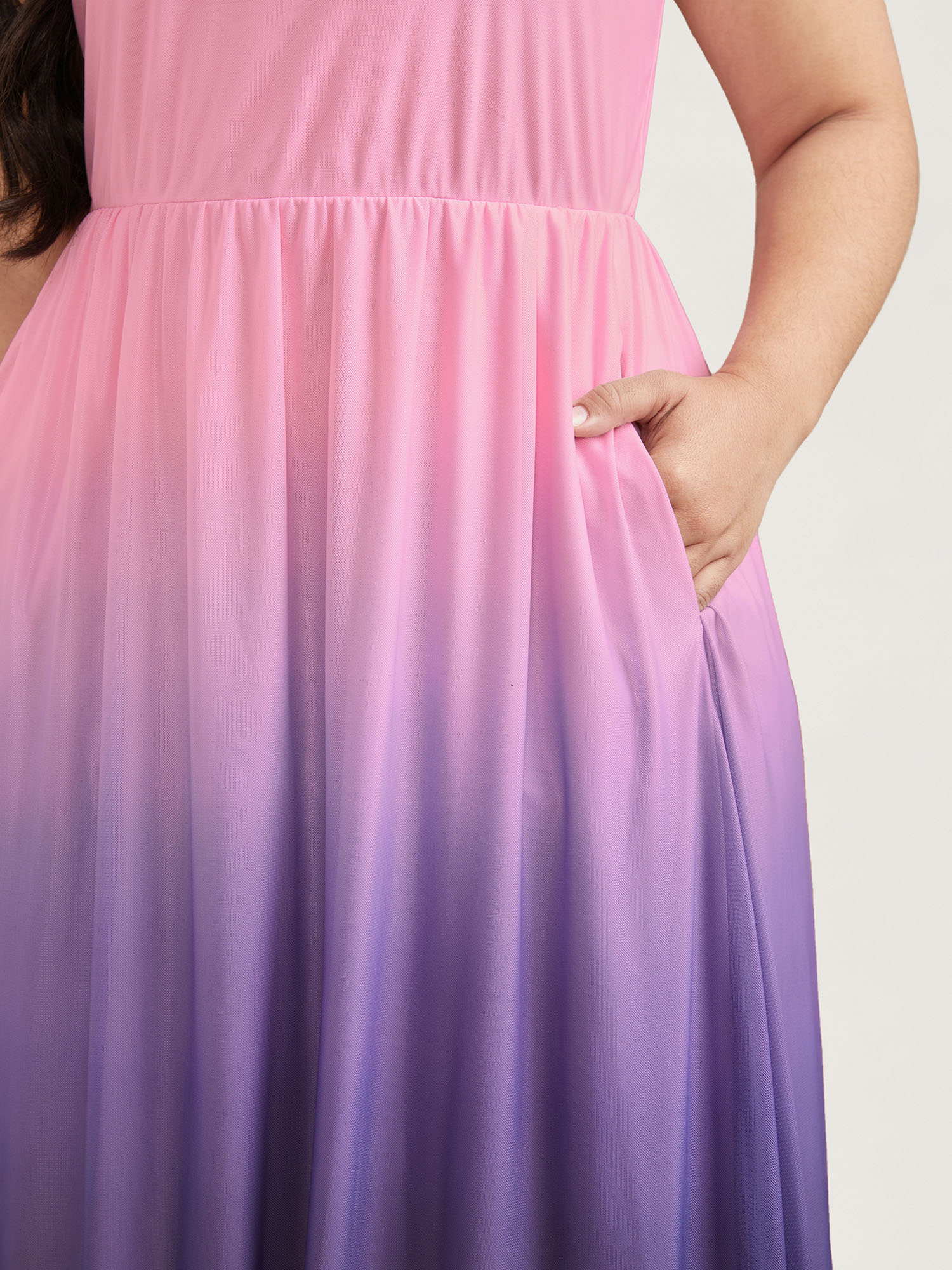 Plus Size Chiffon Ombre Gradient Halter Neck Dress Multicolor Women Elegant Gathered Round Neck Sleeveless Curvy BloomChic 12/L 