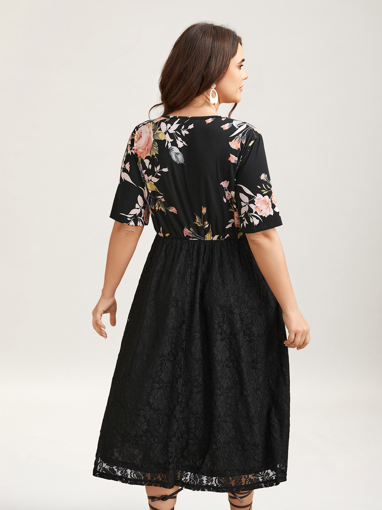 

Plus Size Floral Panel Surplice Pockets Midi Dress Black Women Elegant Texture Overlap Collar Short sleeve Curvy BloomChic