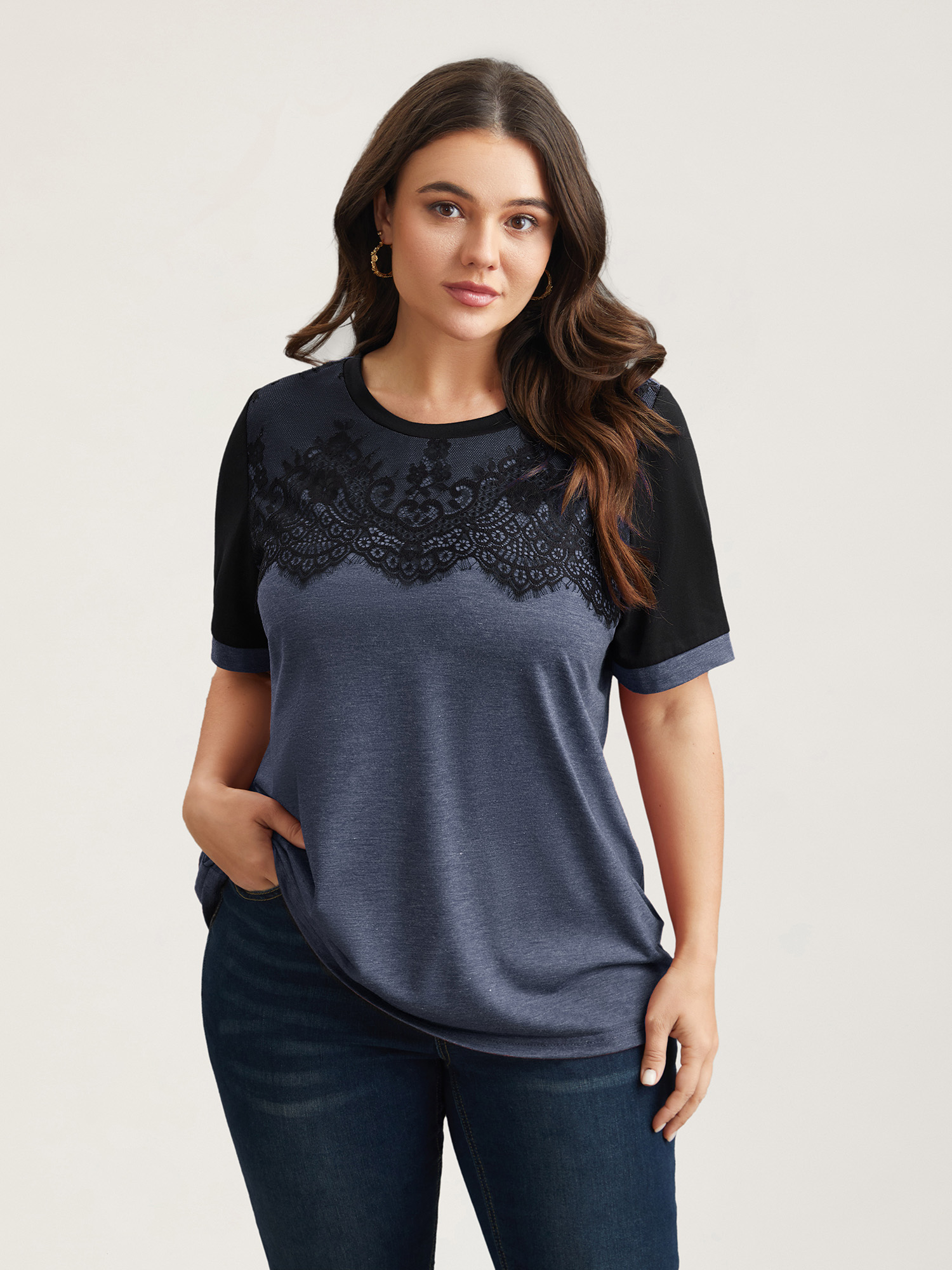 

Plus Size Stretchy Scalloped Lace Color Contrast T-Shirt Indigo Women Elegant Contrast Round Neck Everyday T-shirts BloomChic