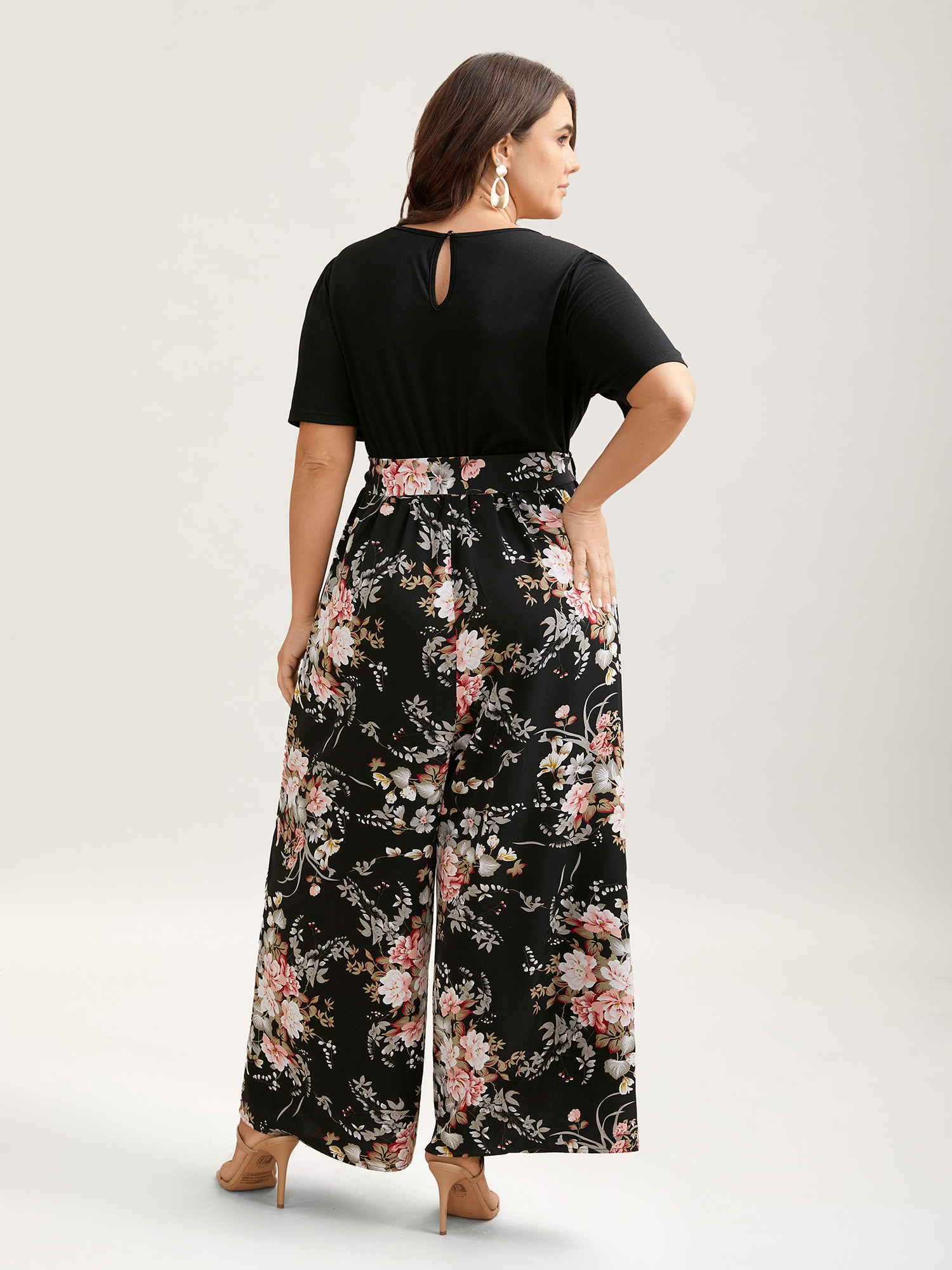 Plus Size Black Color Contrast Belted Panel Pockets Jumpsuit Women Elegant Short sleeve Square Neck Everyday Loose Jumpsuits BloomChic 30/6X 