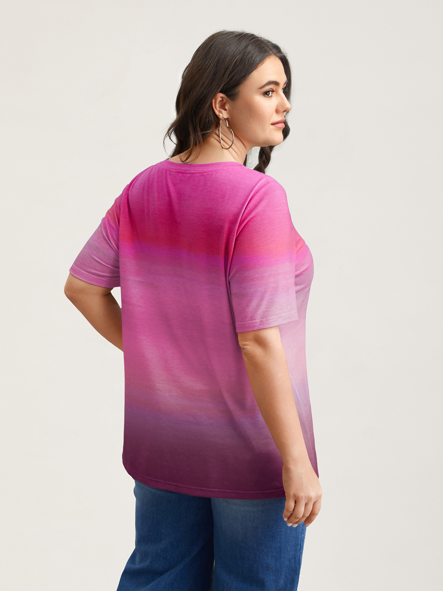 

Plus Size Gradient Beach Print Fitted T-Shirt Plum Women Casual Contrast Tropical Round Neck Everyday T-shirts BloomChic