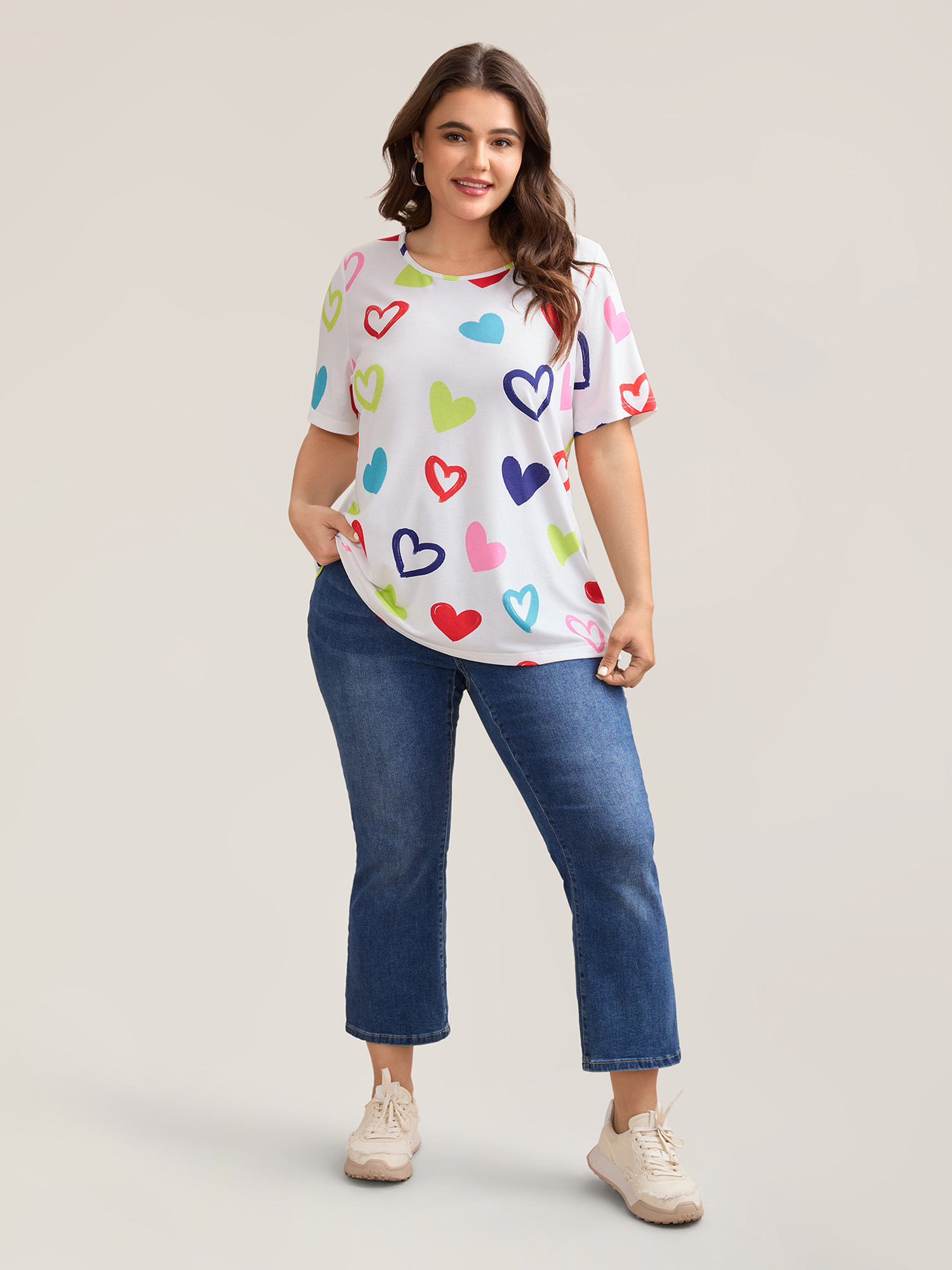 

Plus Size Multi-Color Heart Pattern Round Neck T-Blouse Originalwhite Women Casual Non Round Neck Everyday T-shirts BloomChic