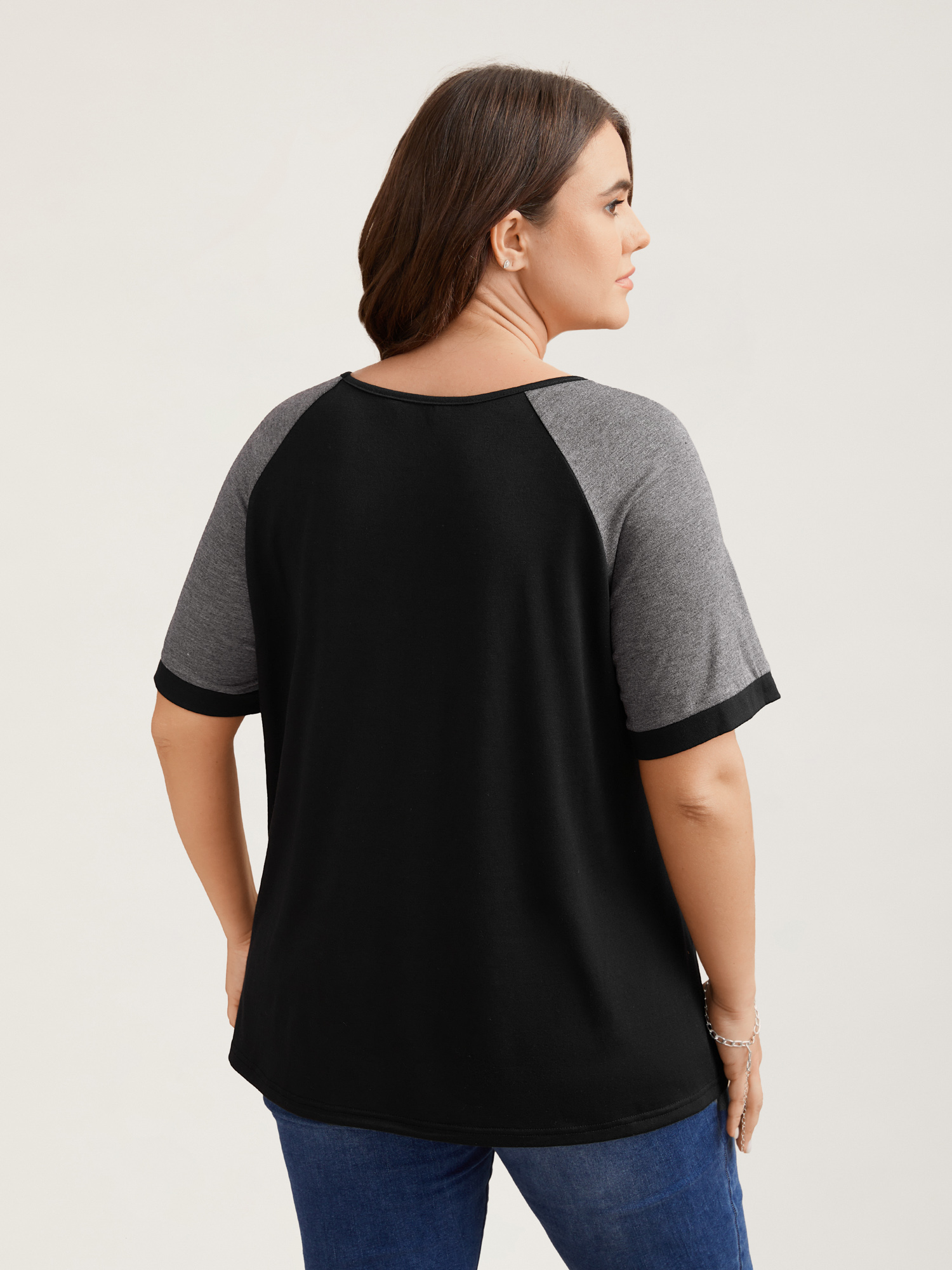 Plus Size Color Contrast Neck Cut-Out T-Blouse Black Women Casual Contrast V-neck Everyday T-shirts BloomChic 10/M 