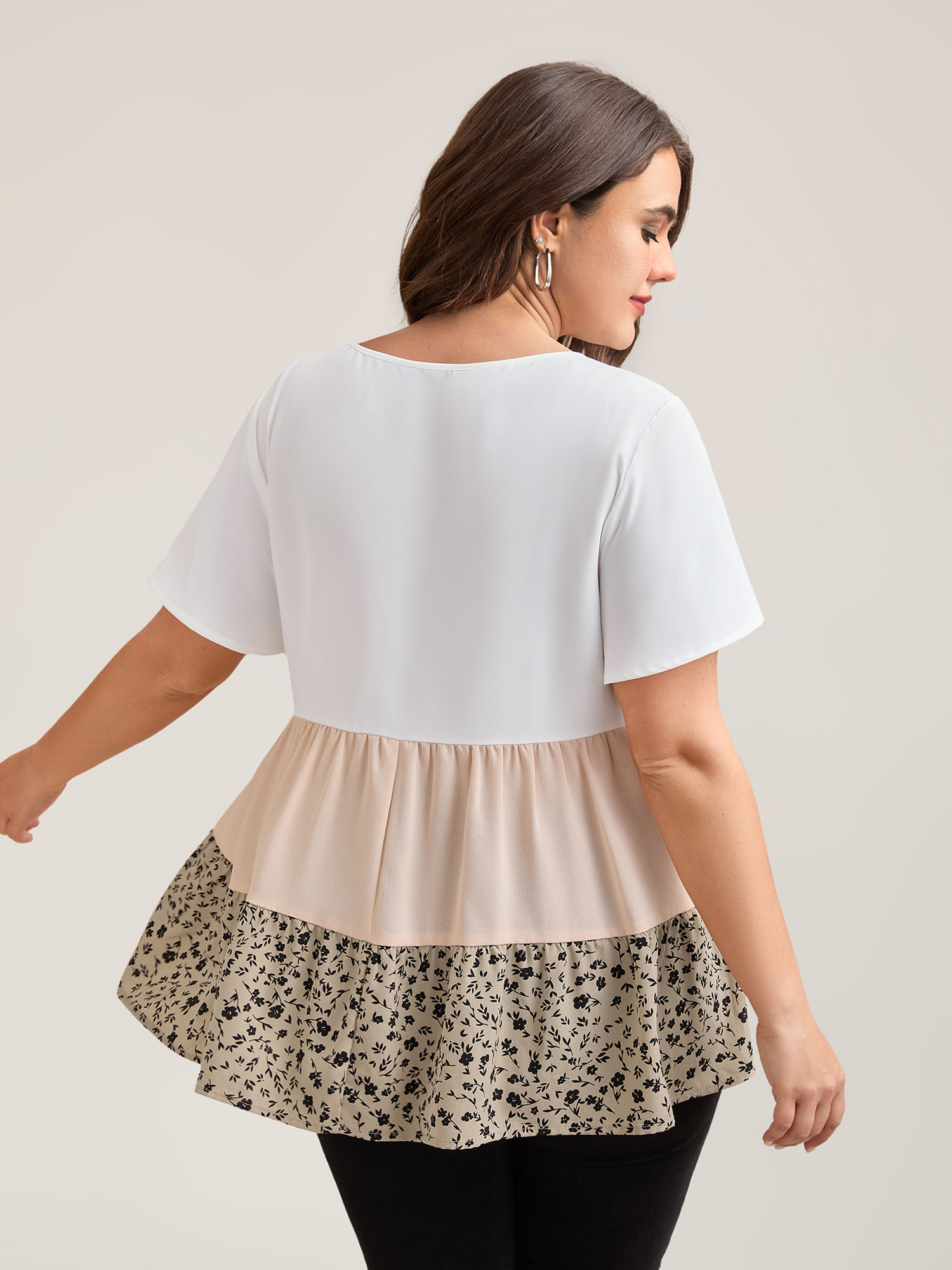 Plus Size Multicolor Round Neck Contrast Tiered Blouse Women Casual Cap Sleeve Round Neck Everyday Blouses BloomChic 10/M 