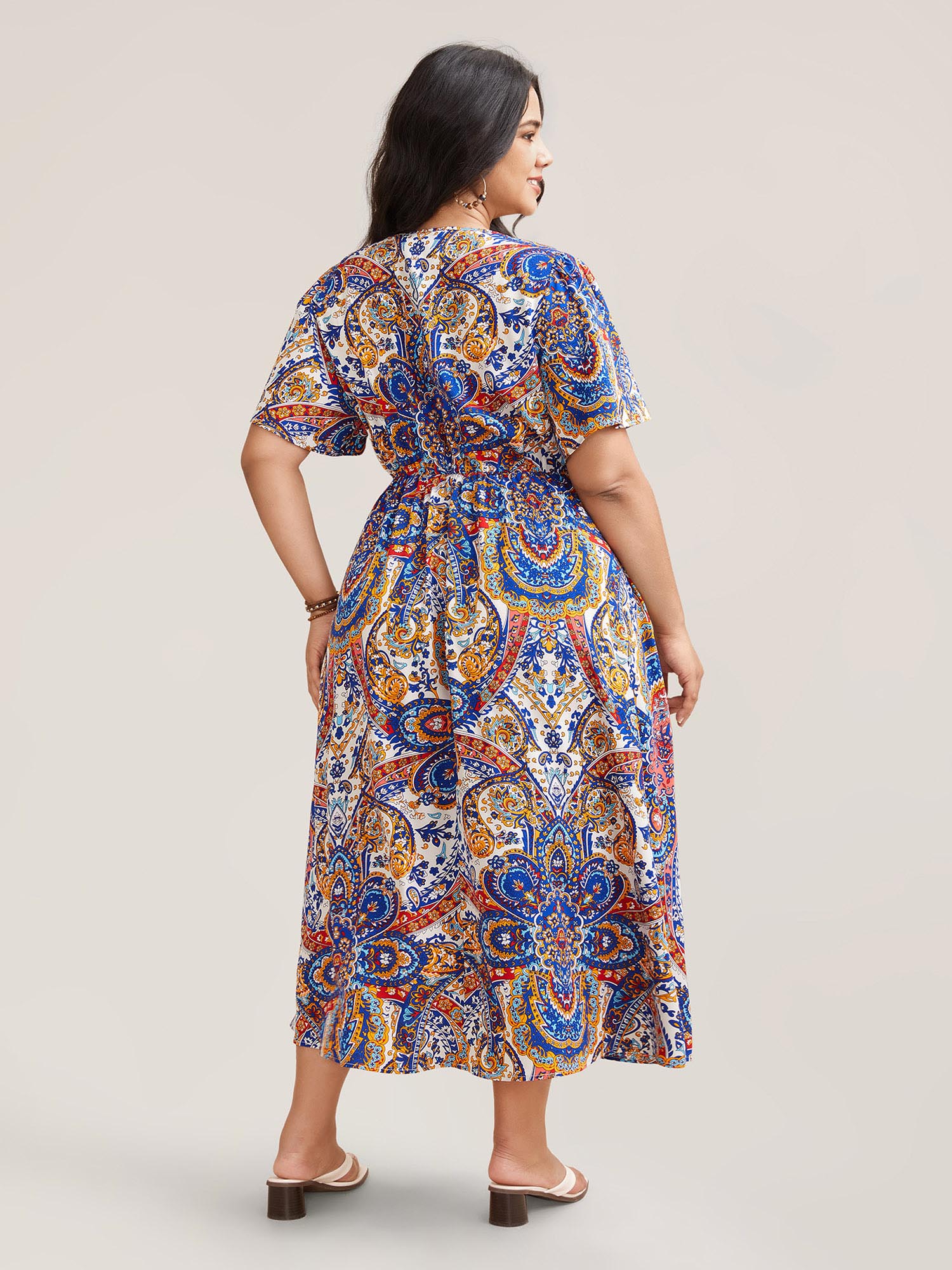 Plus Size Paisley Print Pockets Surplice Neck Midi Dress Mediumblue Women Resort Non Overlap Collar Short sleeve Curvy BloomChic 22-24/3X 