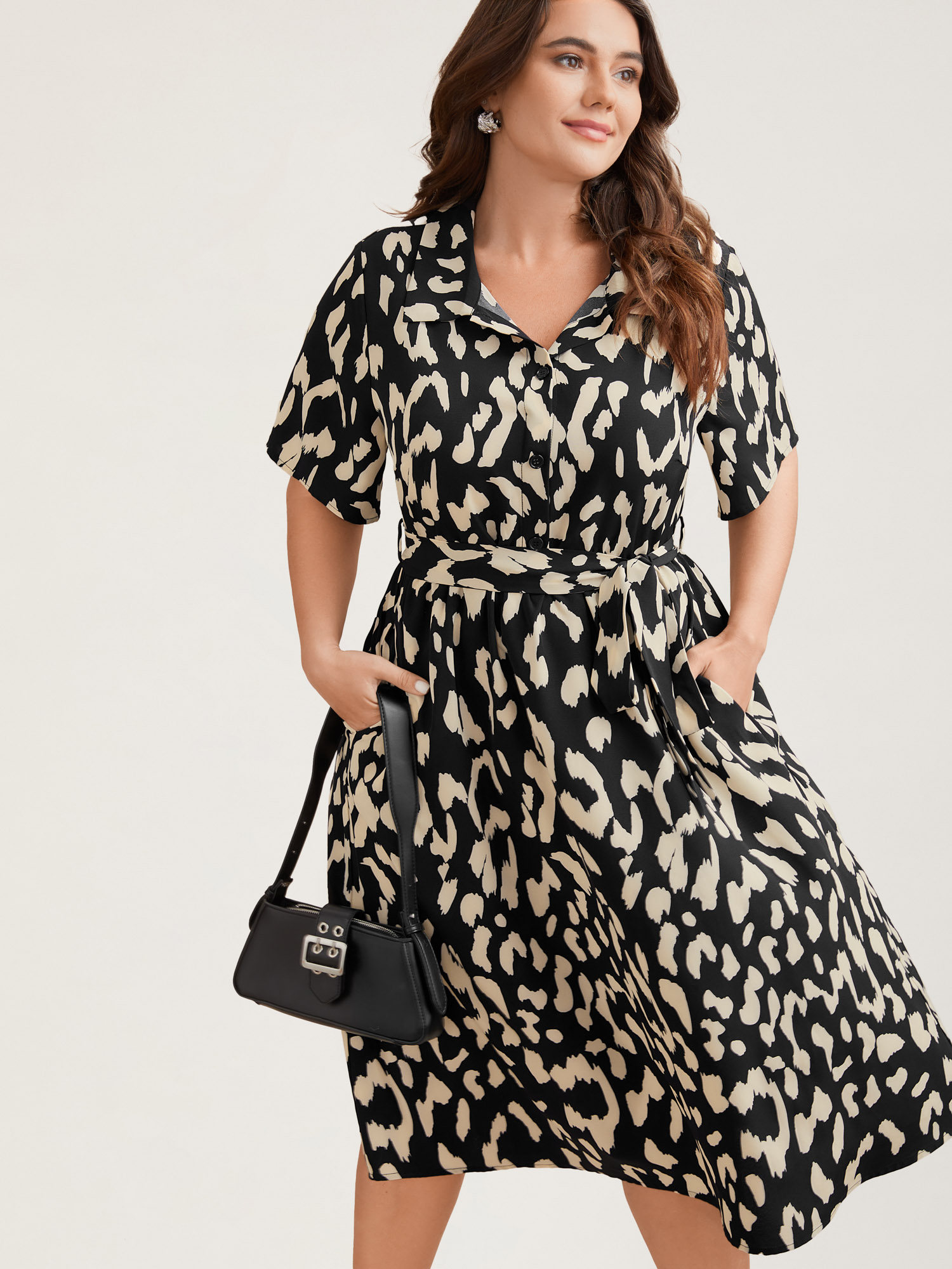 Plus Size Waist-Tie Pockets Shirt Collar Midi Dress Black Women At the Office Belted Shirt collar Short sleeve Curvy BloomChic 12/L 
