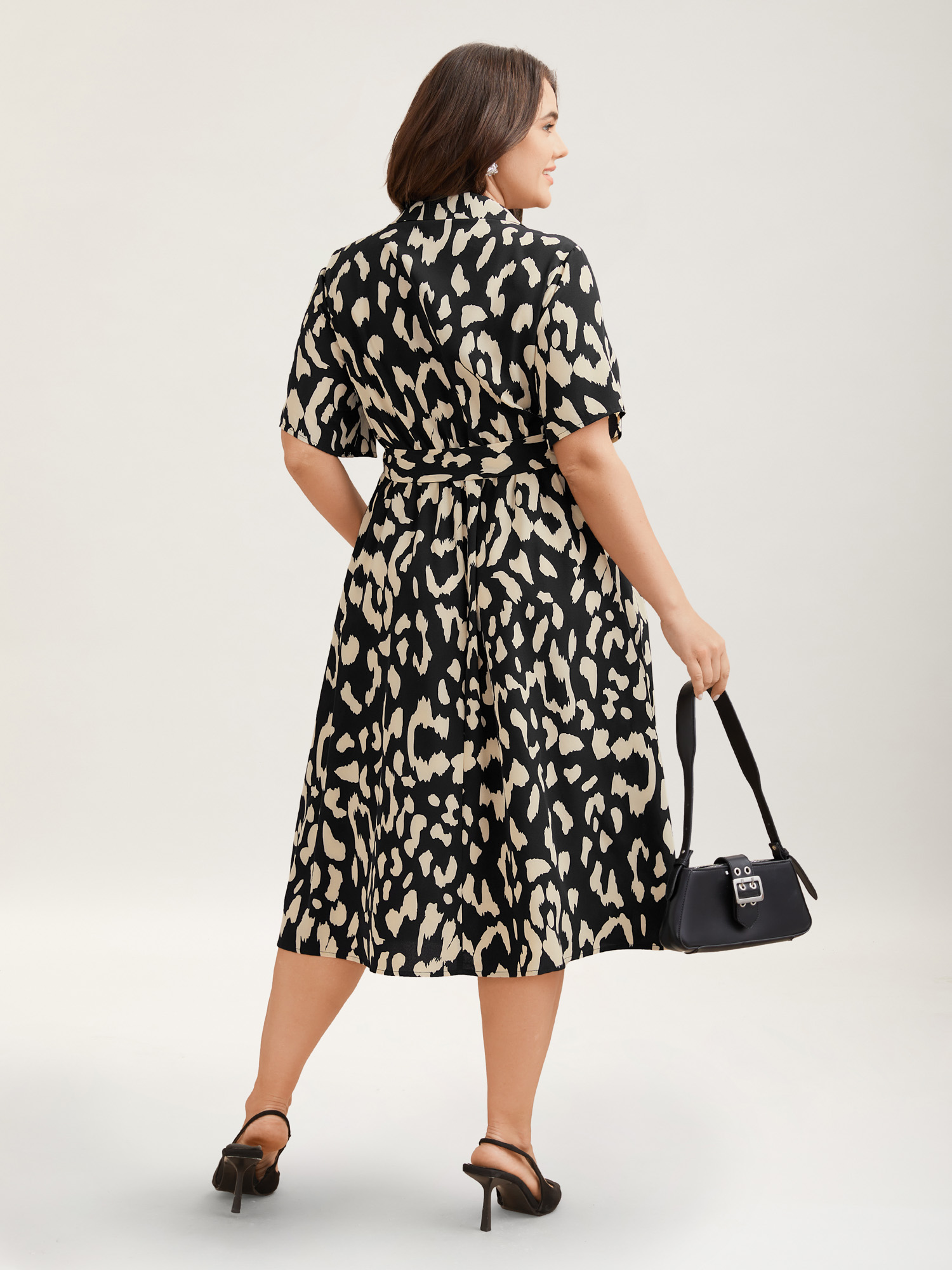 Plus Size Waist-Tie Pockets Shirt Collar Midi Dress Black Women At the Office Belted Shirt collar Short sleeve Curvy BloomChic 12/L 