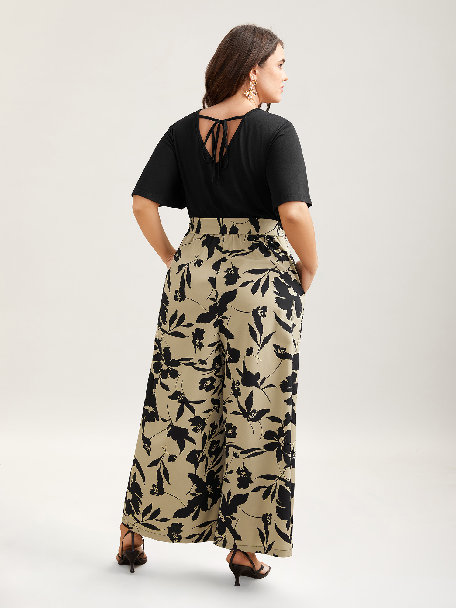 Plus Size Tan Floral Print Spliced Belted Wide-Leg Jumpsuit Women Elegant Short sleeve V-neck Everyday Loose Jumpsuits BloomChic 30/6X 