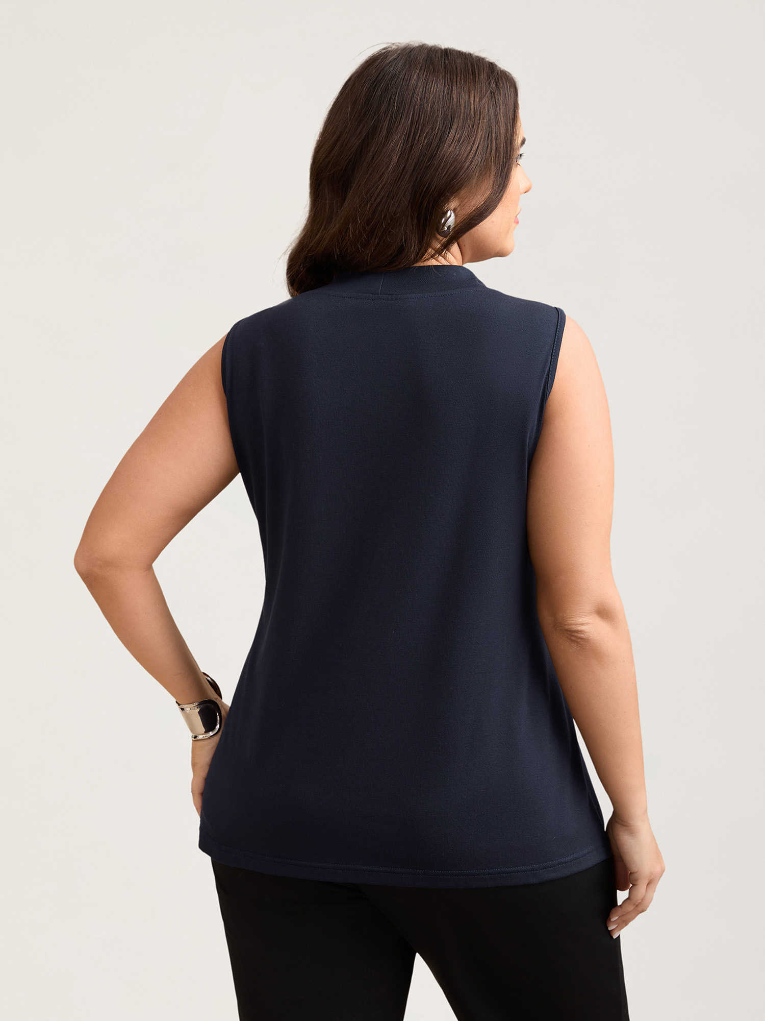 Plus Size Knotted Neckline Fitted Sleeveless Blouse Women Indigo At the Office Non Ribbon-tied collar Work Tank Tops Camis BloomChic 10/M 