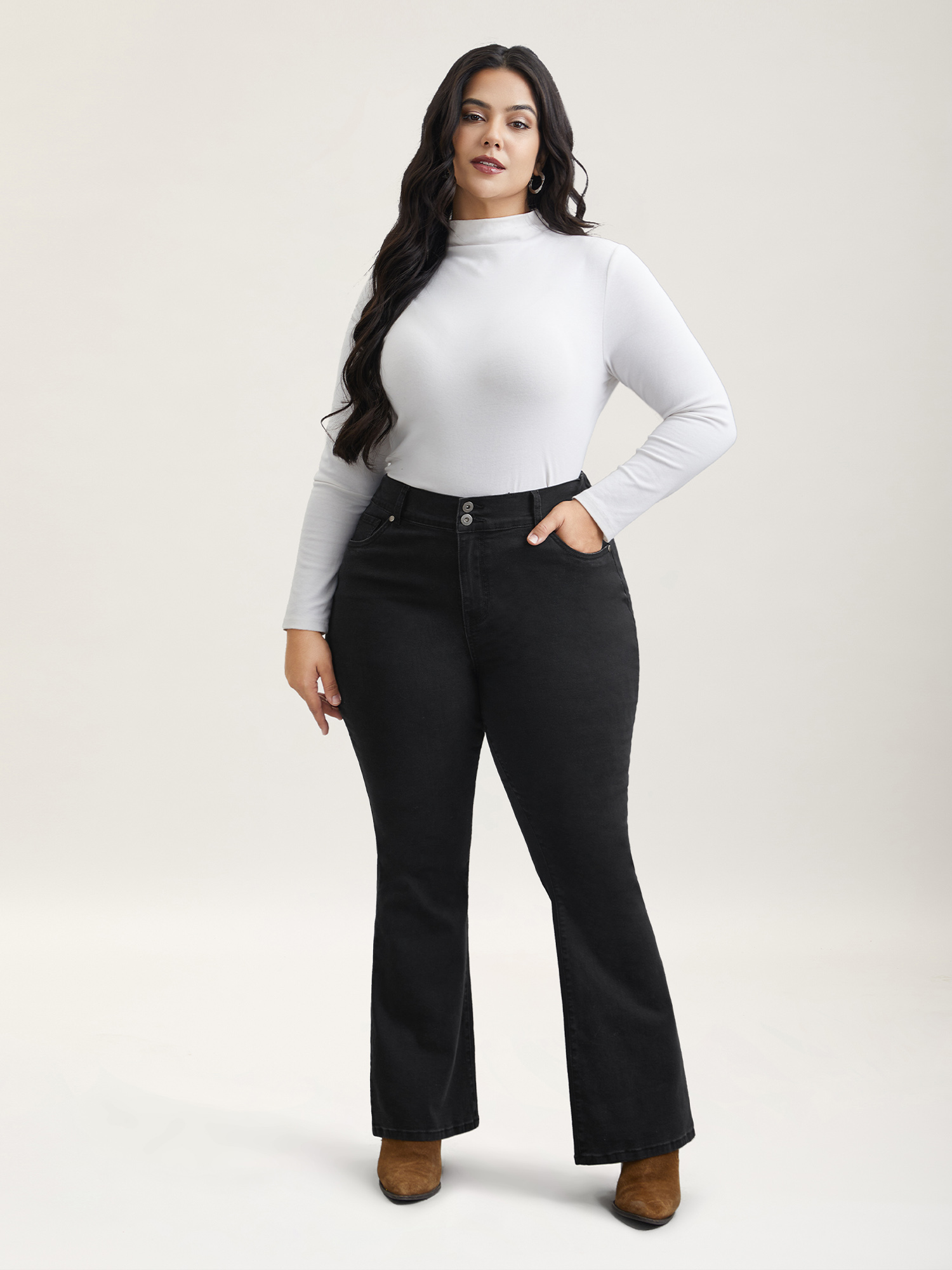 Plus Size Buttons Mid-Rise Curvy Skinny-Fit Jeans Women Denimblack Elegant Button Medium stretch Slanted pocket Jeans BloomChic 18/2X 