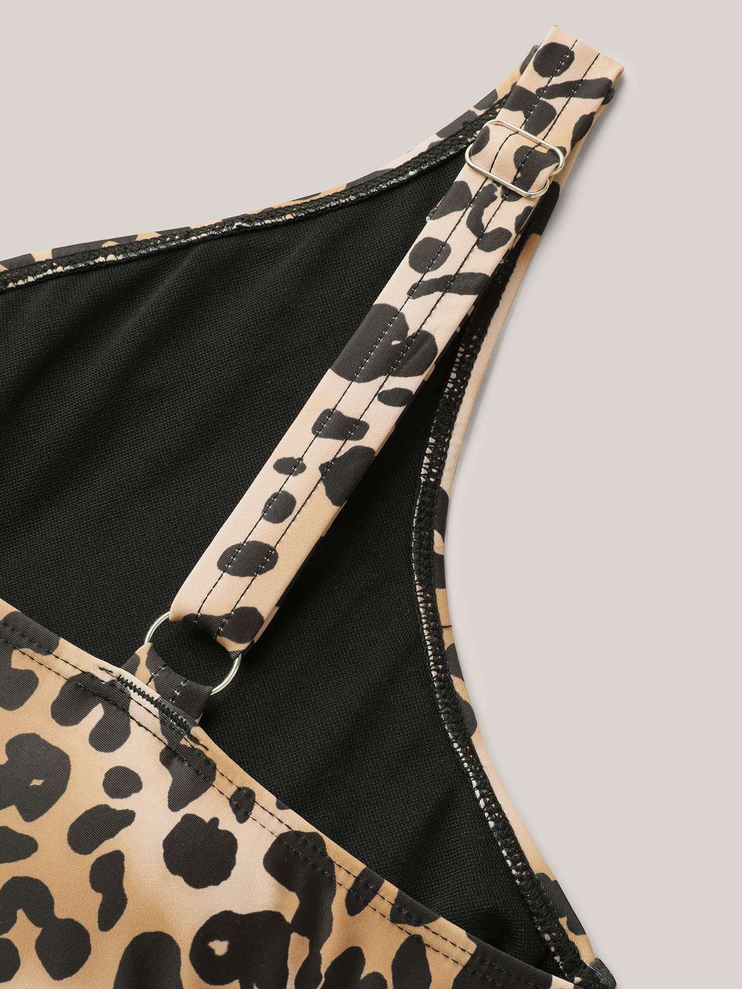 Plus Size Leopard Print Slim-Fit One-Piece Swimsuit Women`s Swimwear Leopard Beach Overlapping Curve Bathing Suits High stretch One Pieces BloomChic 12/L 