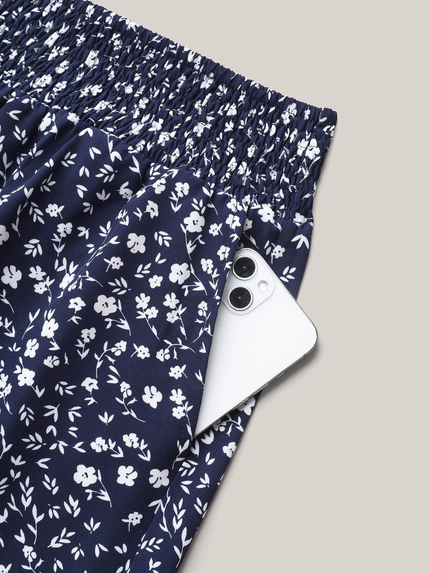 Plus Size Ditsy Floral Print Shirred Wide-Leg Pants Women Indigo Elegant Wide Leg Mid Rise Everyday Pants BloomChic 26/4X 