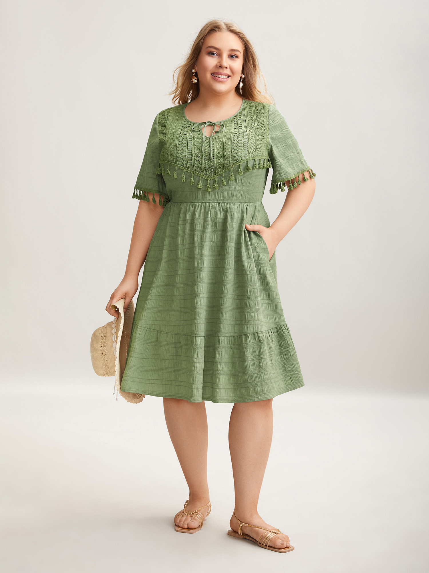 Plus Size Lace Neck-Tie Pockets Tiered Midi Dress Greenbean Women Resort Woven ribbon&lace trim Round Neck Short sleeve Curvy BloomChic 26/4X 