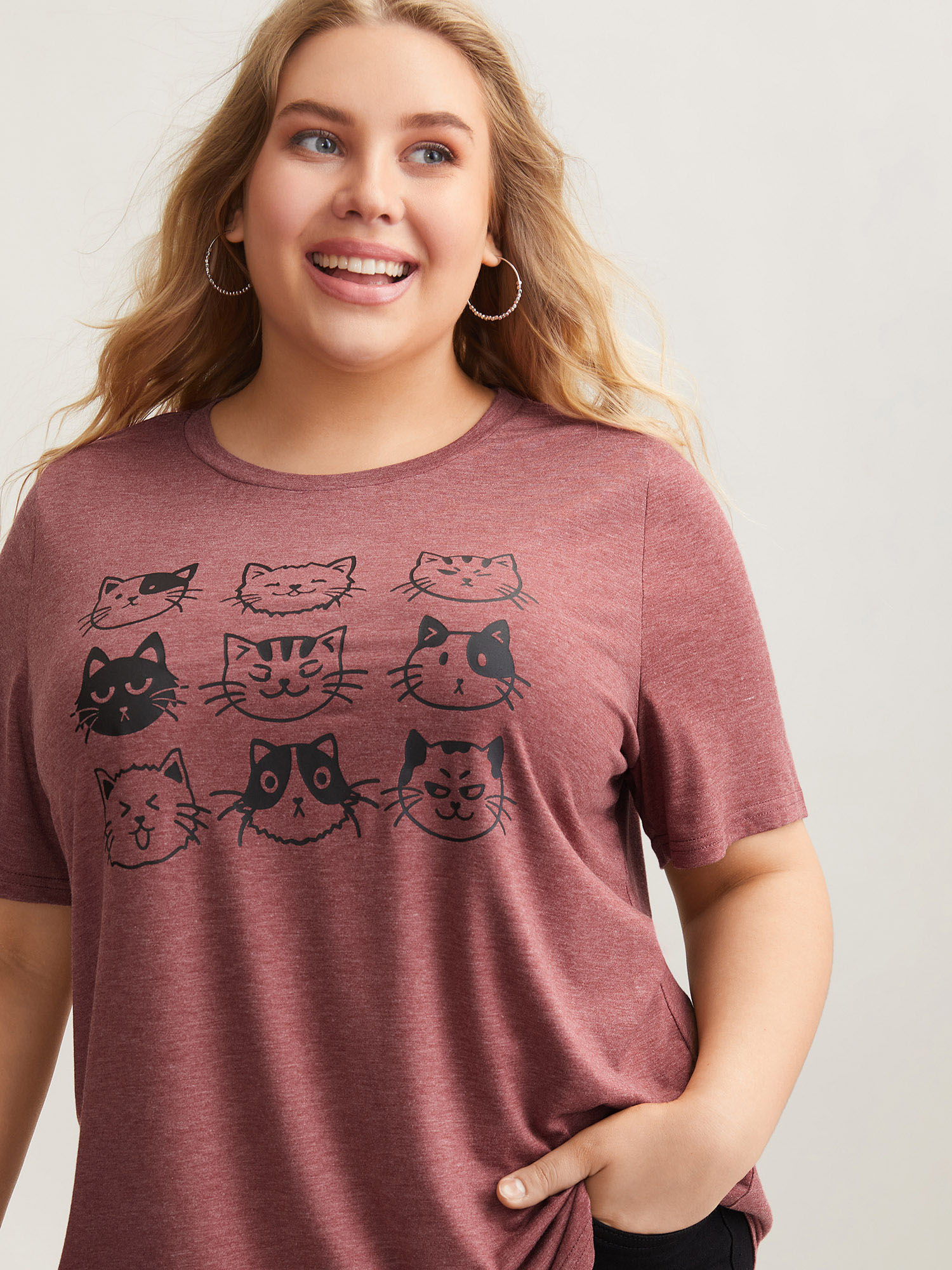 

Plus Size Playful Cats Print Crew Neck T-Shirt Russet Women Casual Non Animals Round Neck Everyday T-shirts BloomChic