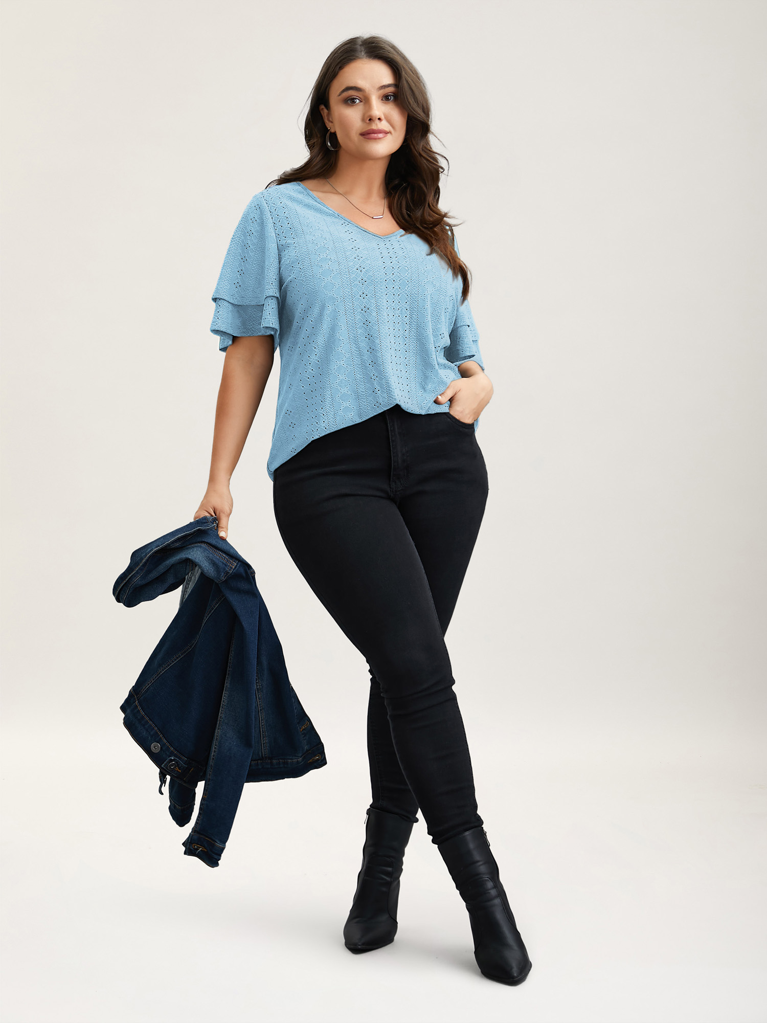 

Plus Size Jacquard Textured Lotus Leaf Sleeve Top LightBlue V-neck Short sleeve Elegant Jersey Tops