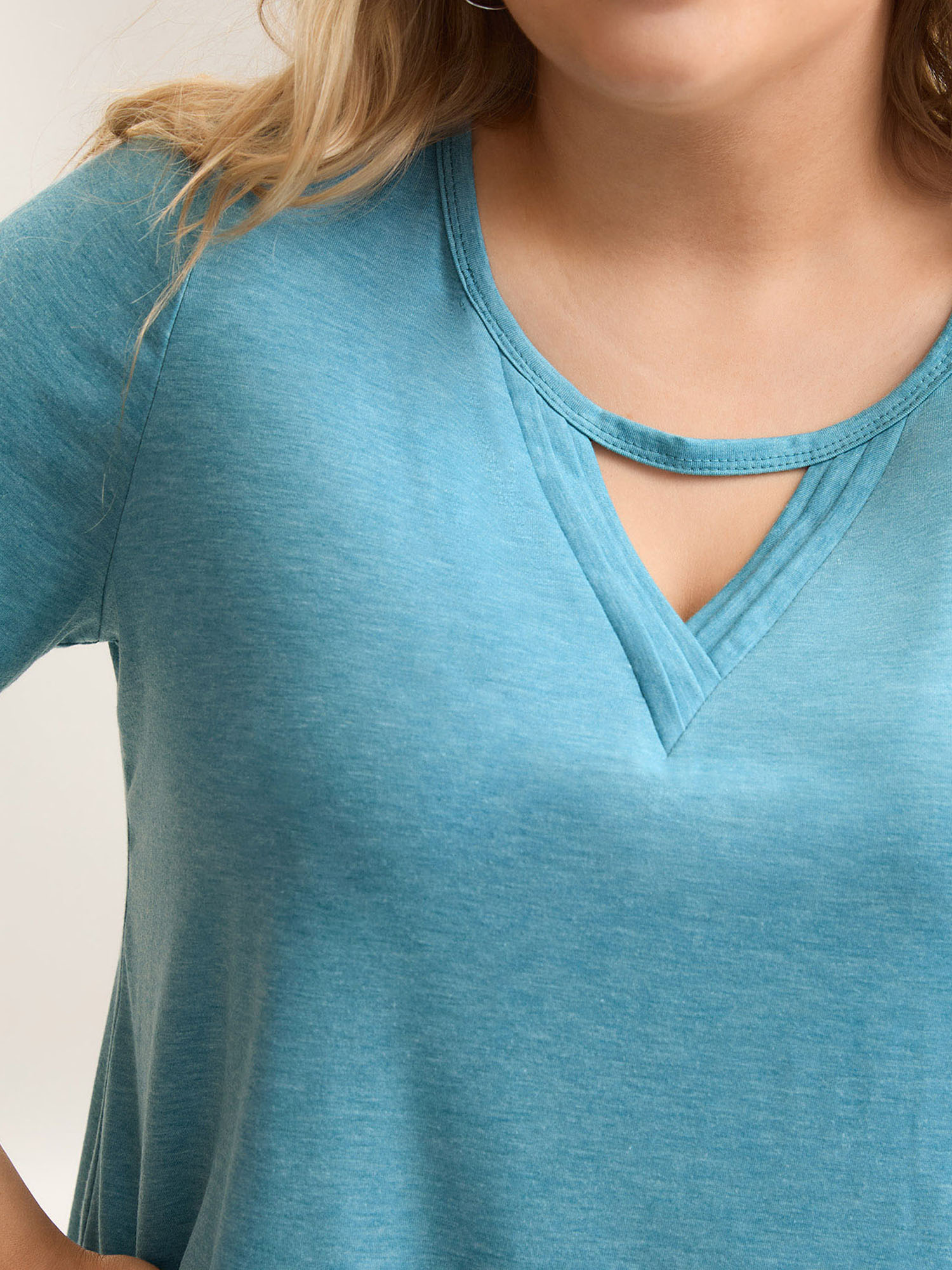 Plus Size Heathered Split Neck Curvy-Fit T-Shirt Teal Women Casual Pleated Notched collar Everyday T-shirts BloomChic 30/6X 