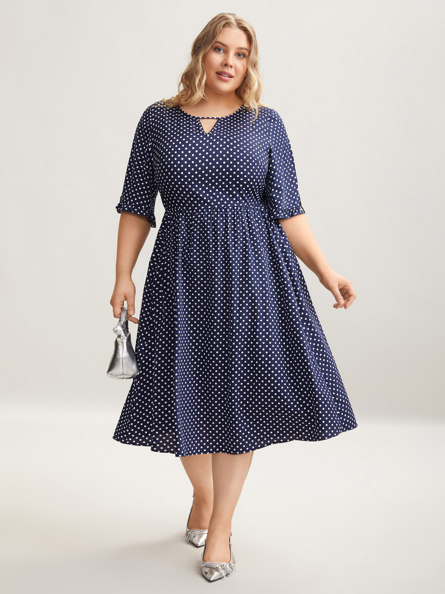 Plus Size Polka Dot Print Slit Sleeve Pockets Midi Dress Midnight Women At the Office Cut-Out Flat collar with V-notch Short sleeve Curvy BloomChic 30/6X 