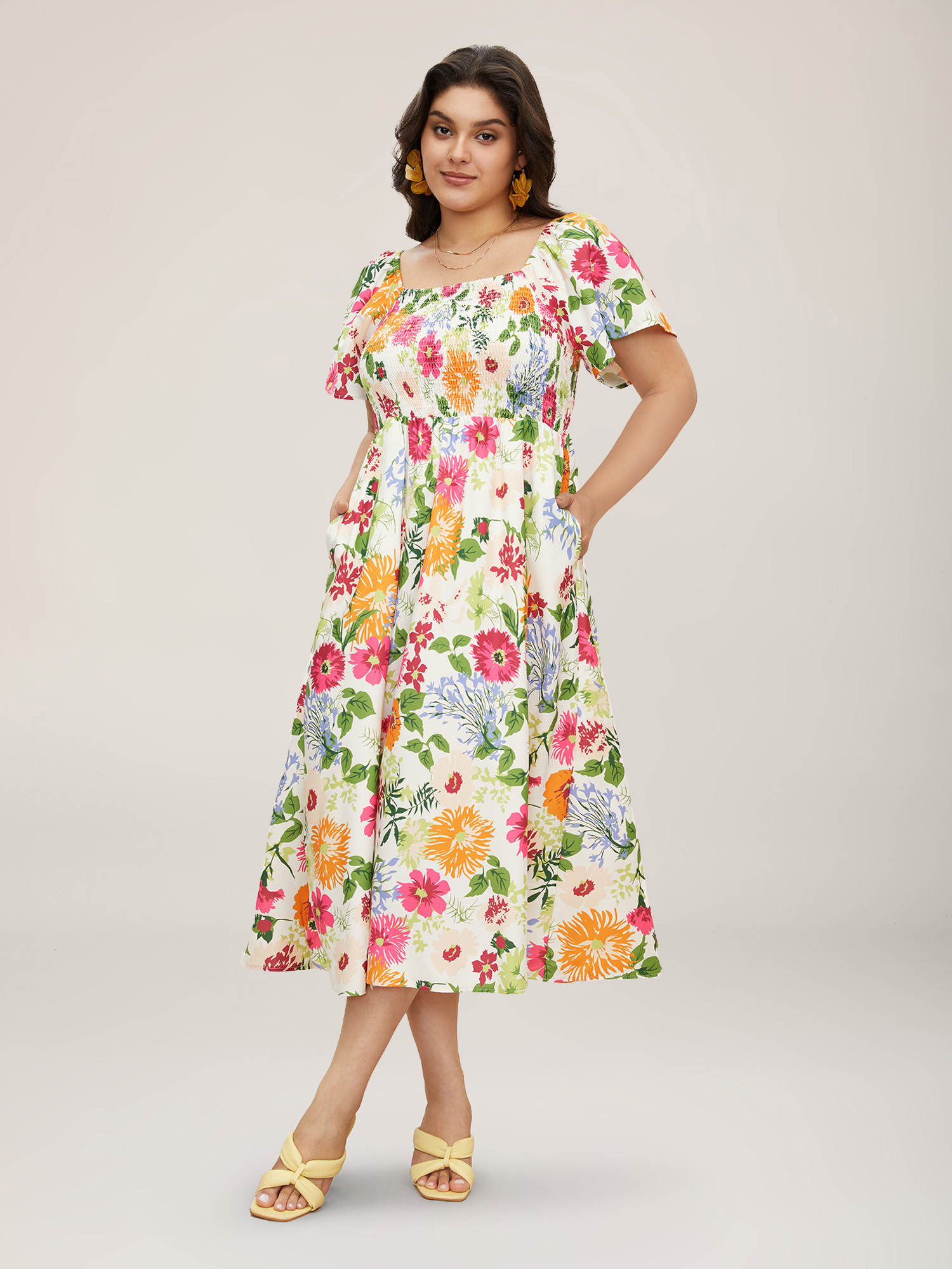 

Plus Size Floral Shirred Square Neck Pocket Midi Dress Multicolor Women Elegant Non Square Neck Short sleeve Curvy Midi Dress BloomChic