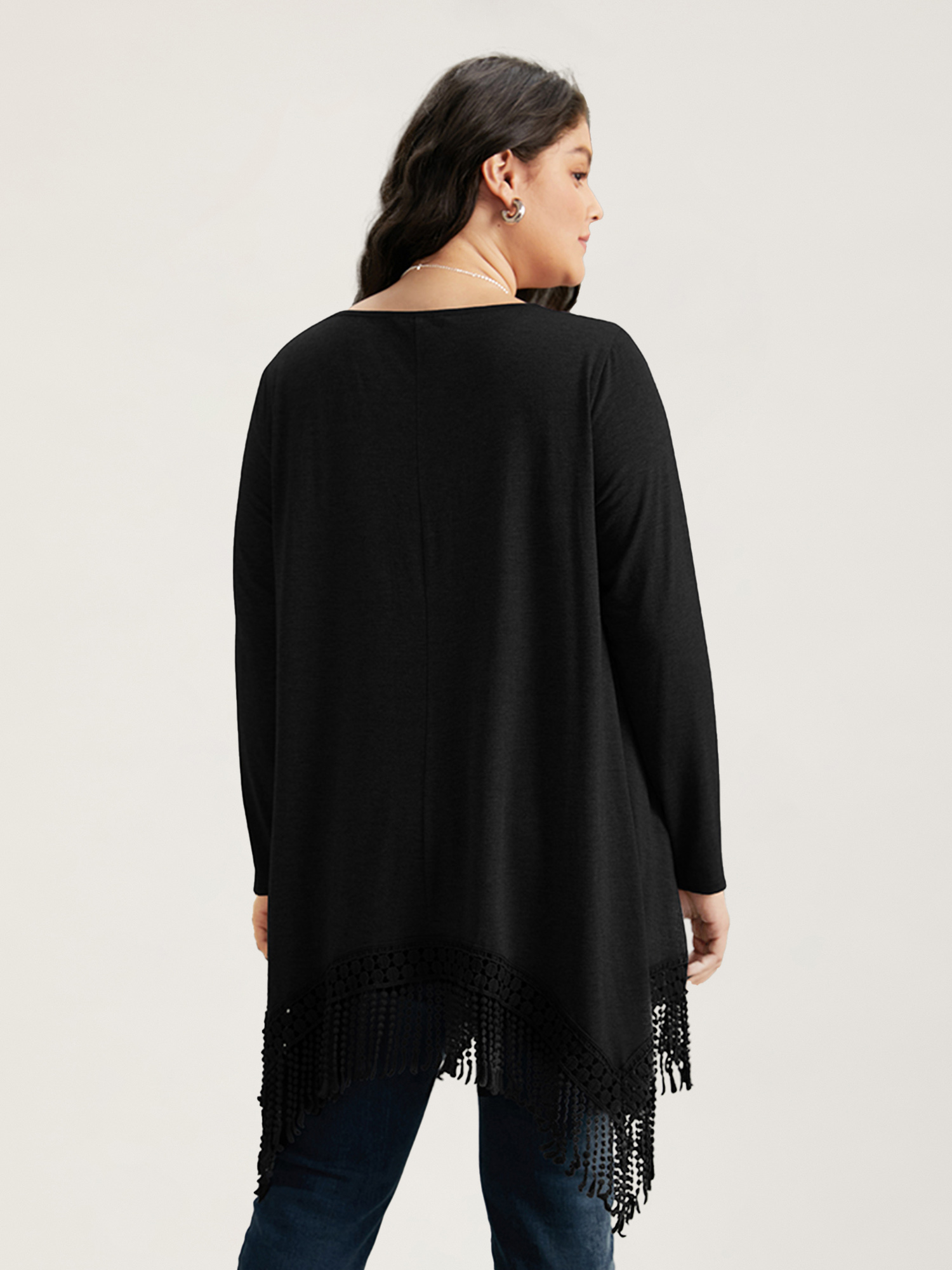 

Plus Size Solid Tassels Trim Pocket Asymmetrical Hem T-shirt Black Boat Neck Long Sleeve Elegant Jersey Tops