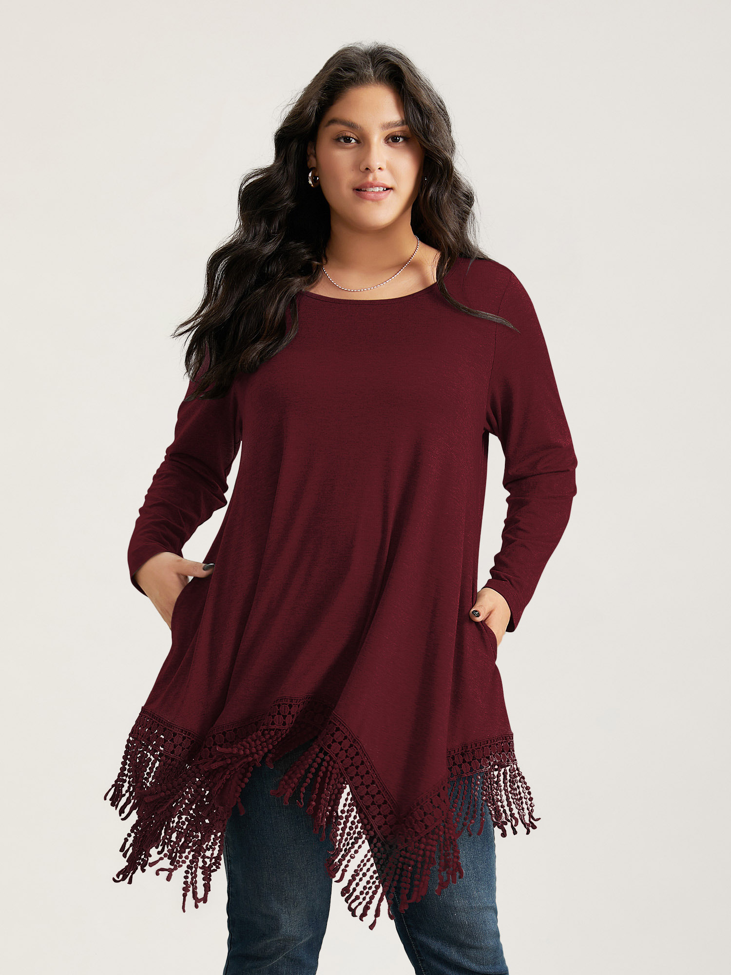 

Plus Size Solid Tassels Trim Pocket Asymmetrical Hem T-shirt Burgundy Boat Neck Long Sleeve Elegant Jersey Tops