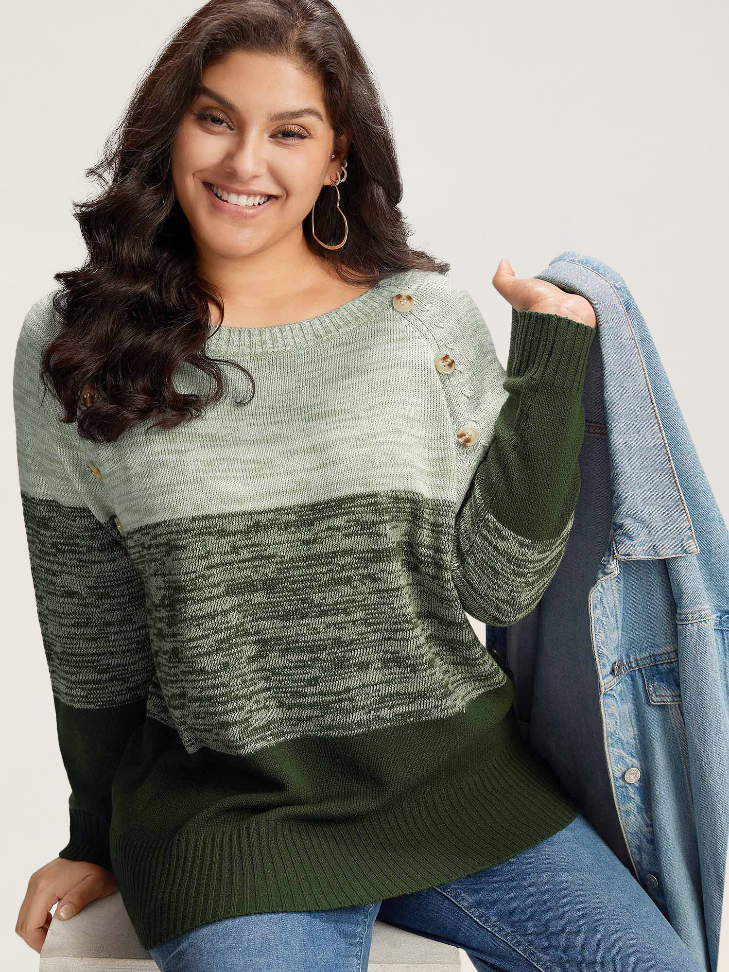 

Plus Size Colorblock Contrast Heather Button Detail Pullover DarkGreen Women Casual Long Sleeve Round Neck Everyday Pullovers BloomChic