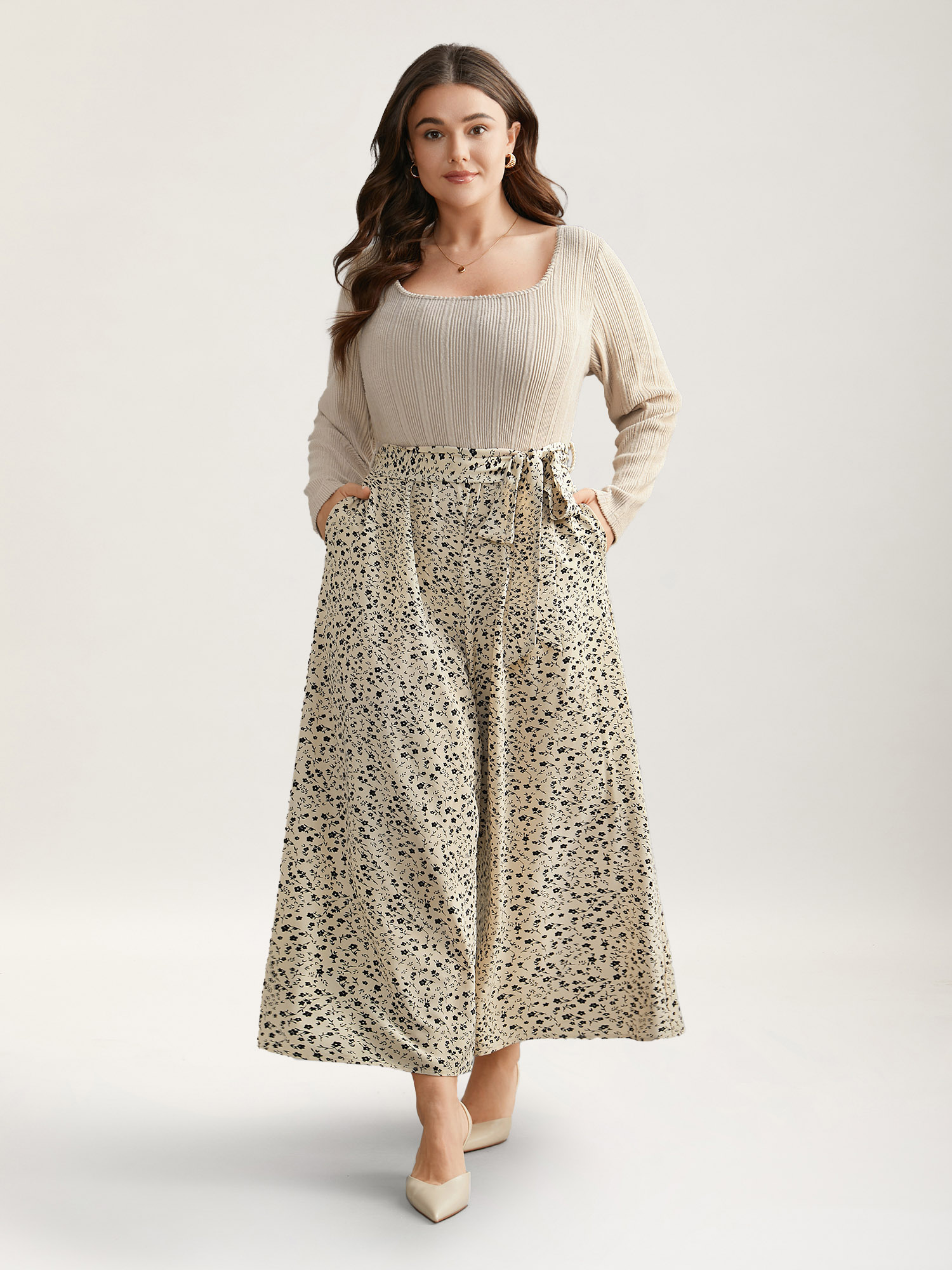 

Plus Size Apricot Textured Square Neck Belted Floral Jumpsuit Women Elegant Long Sleeve Square Neck Everyday Loose Jumpsuits BloomChic