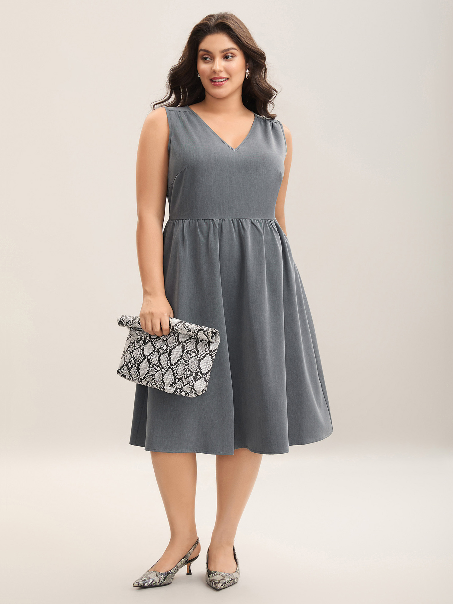 

Plus Size Heather Tied Pockets Sleeveless Midi Dress Mediumgray Women Gathered V-neck Sleeveless Curvy BloomChic